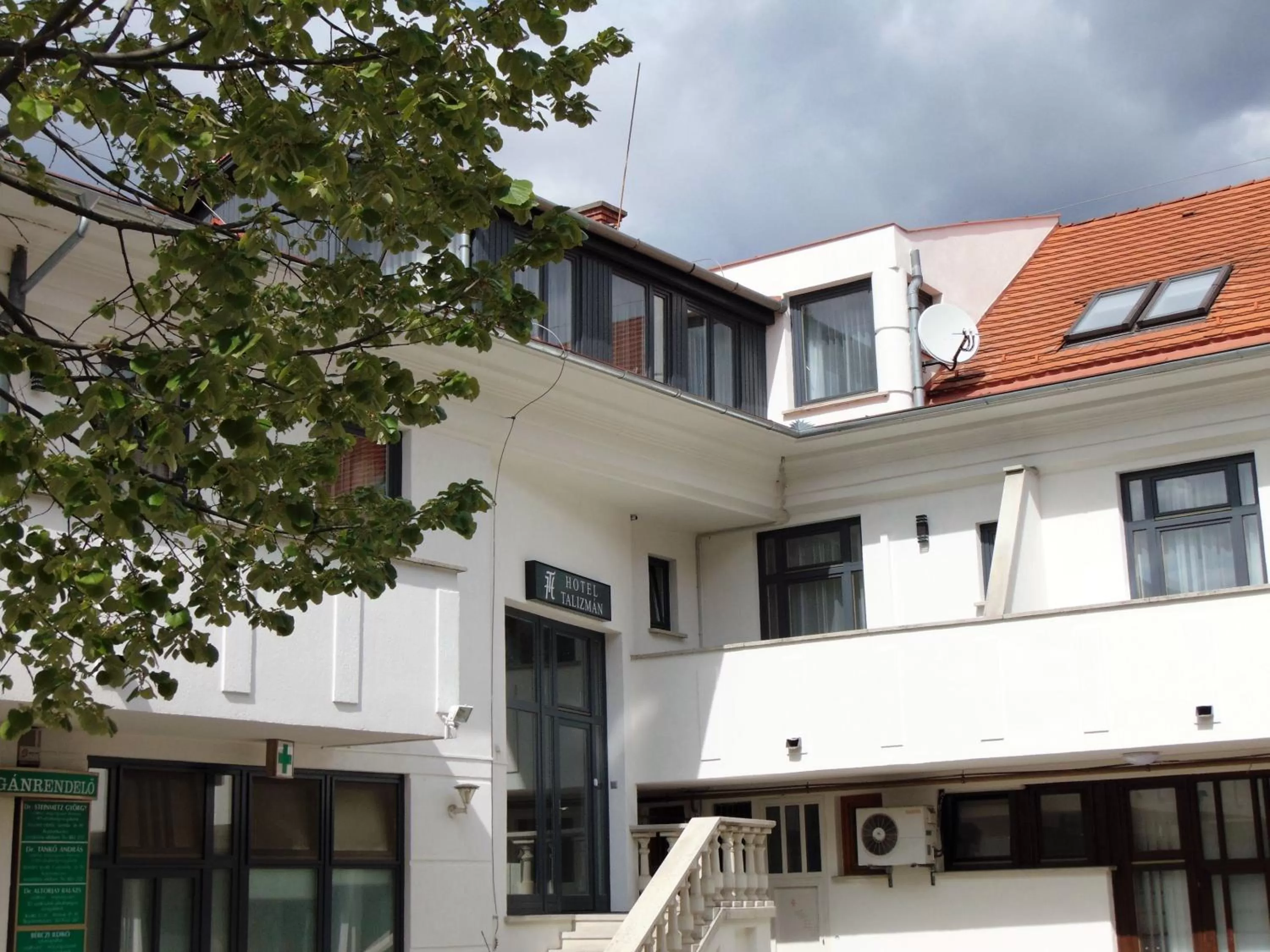 Facade/entrance in Hotel Talizmán
