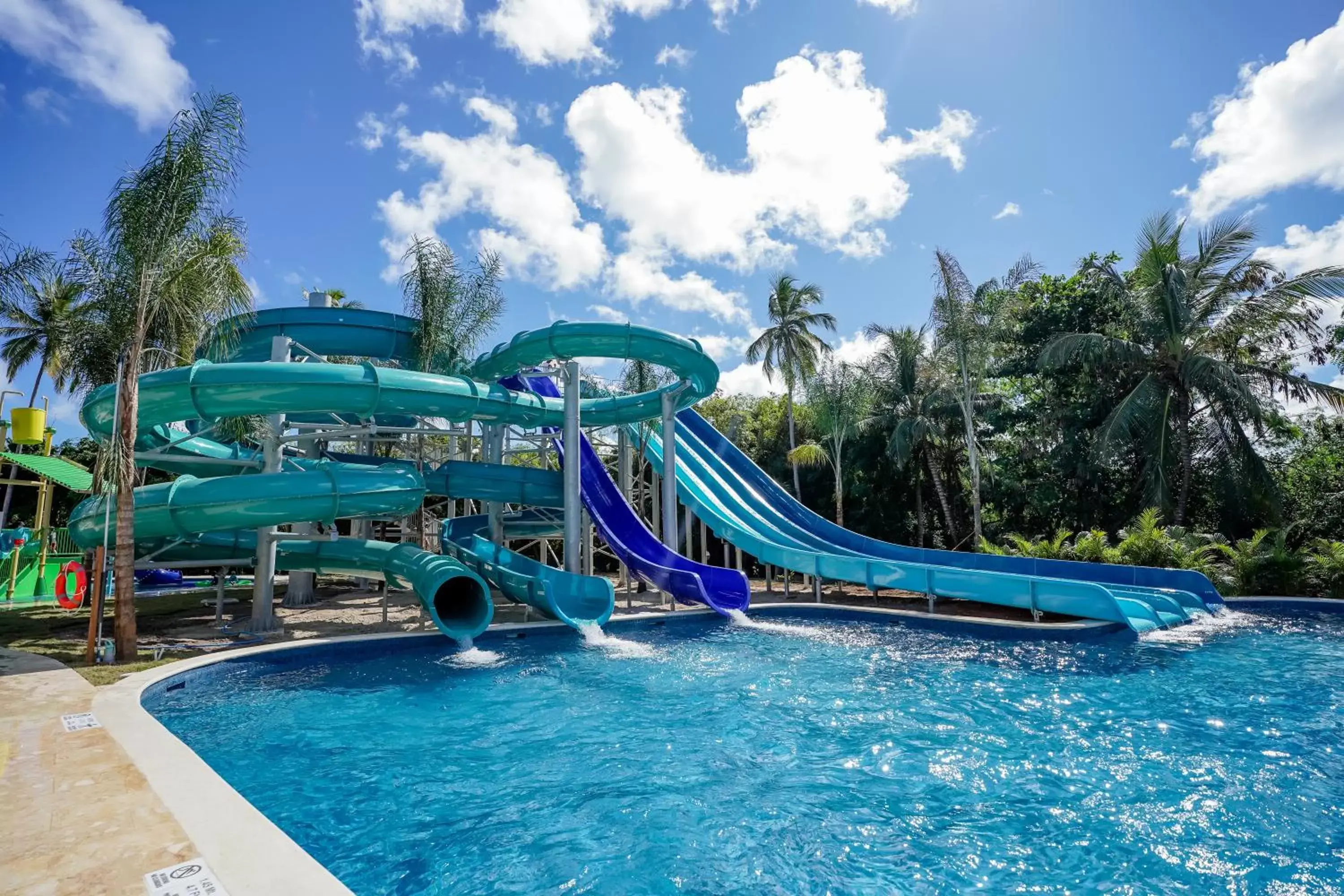 Swimming pool, Water Park in Secrets Royal Beach Punta Cana - Adults Only