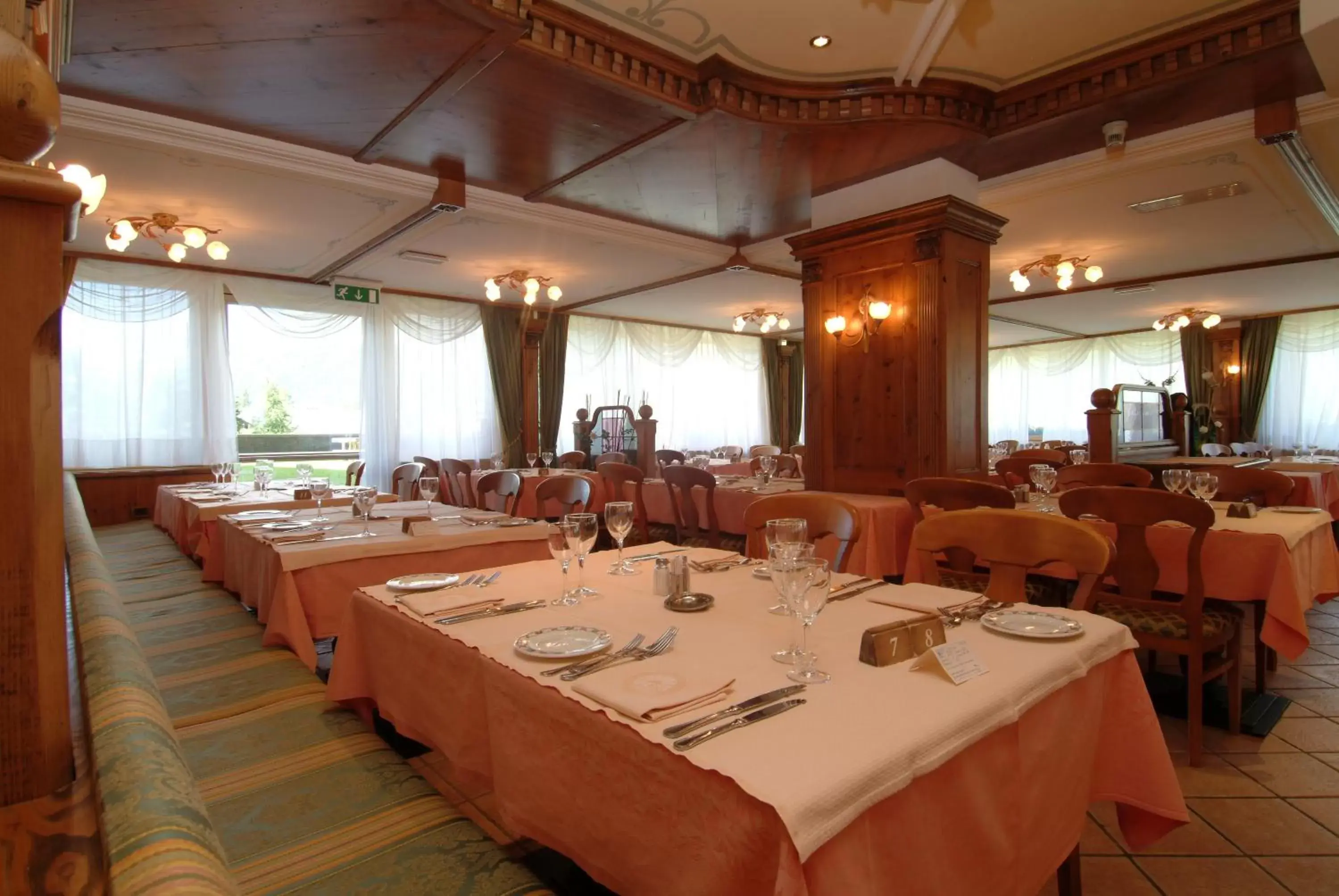 Banquet/Function facilities, Restaurant/Places to Eat in Hotel Intermonti