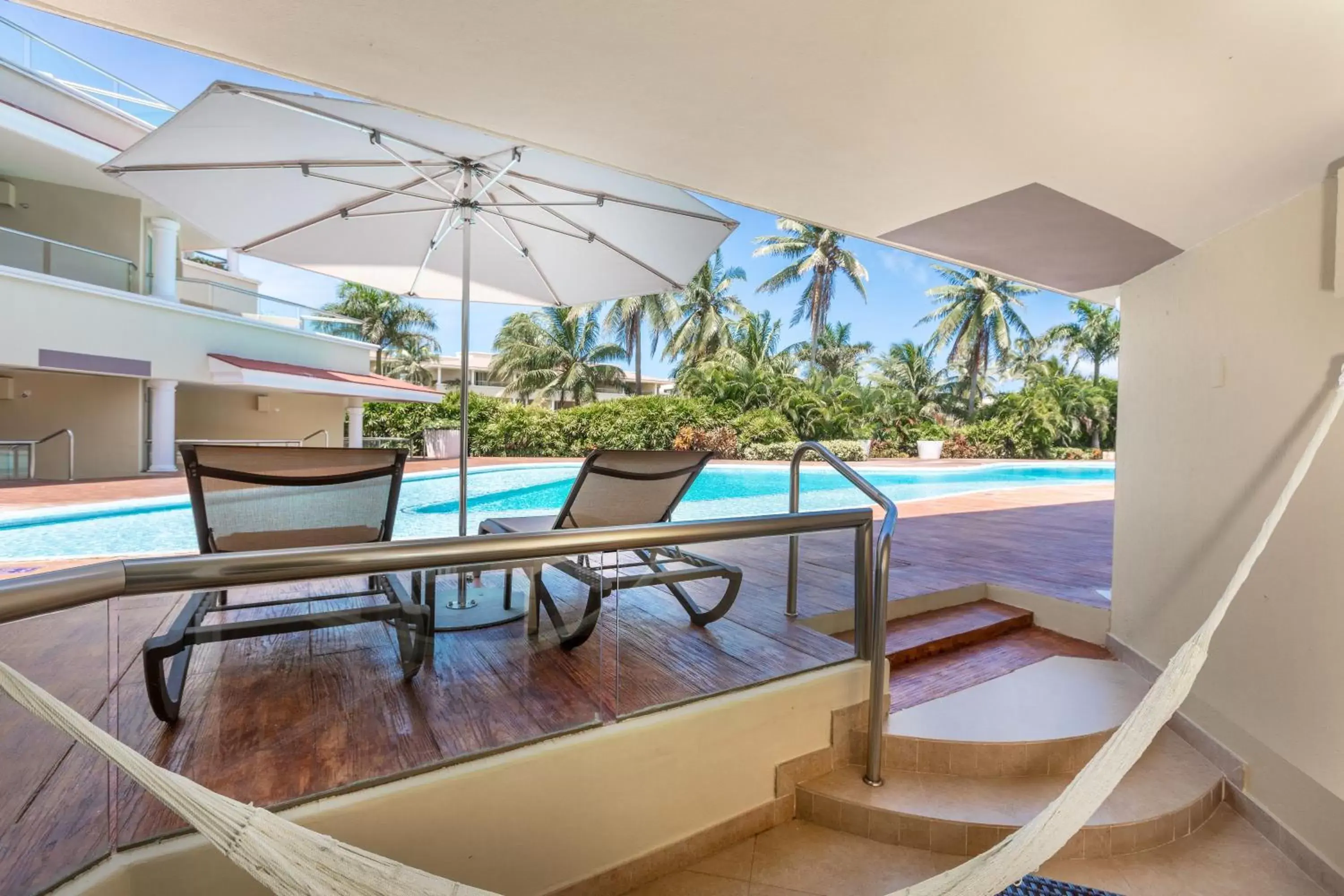 Swim Up Suite Garden View - Kids & Teens Free in Moon Palace Cancun - All Inclusive