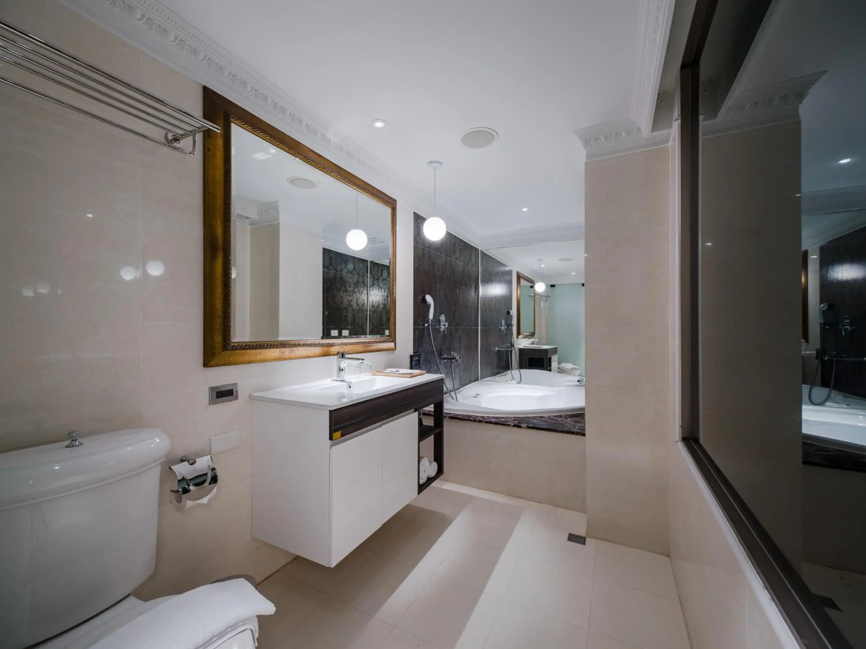 Bathroom in Archess Hotel