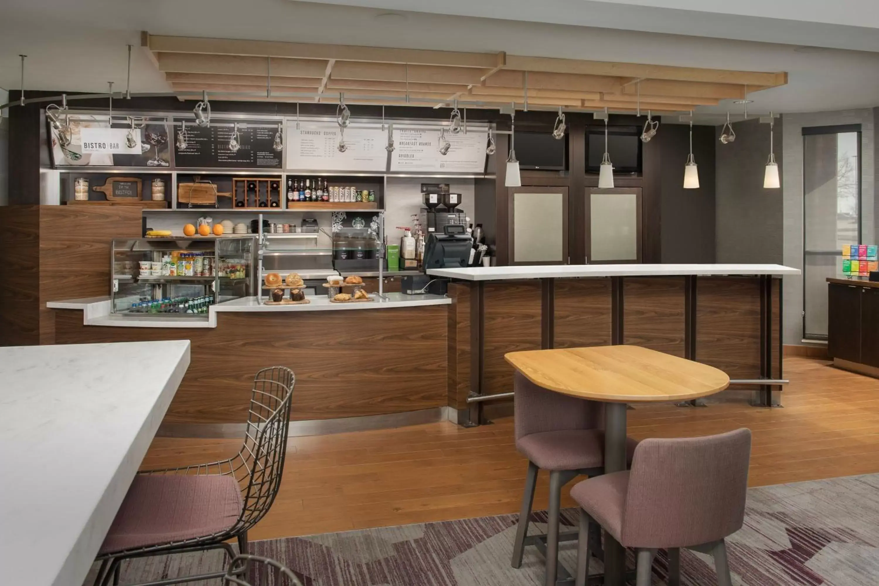 Restaurant/places to eat, Lounge/Bar in Courtyard by Marriott Dayton Beavercreek