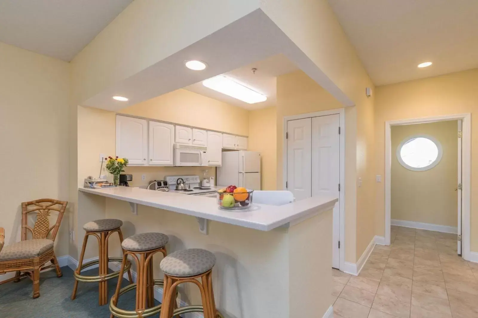 Kitchen/Kitchenette in Coral Sands Resort by Palmera