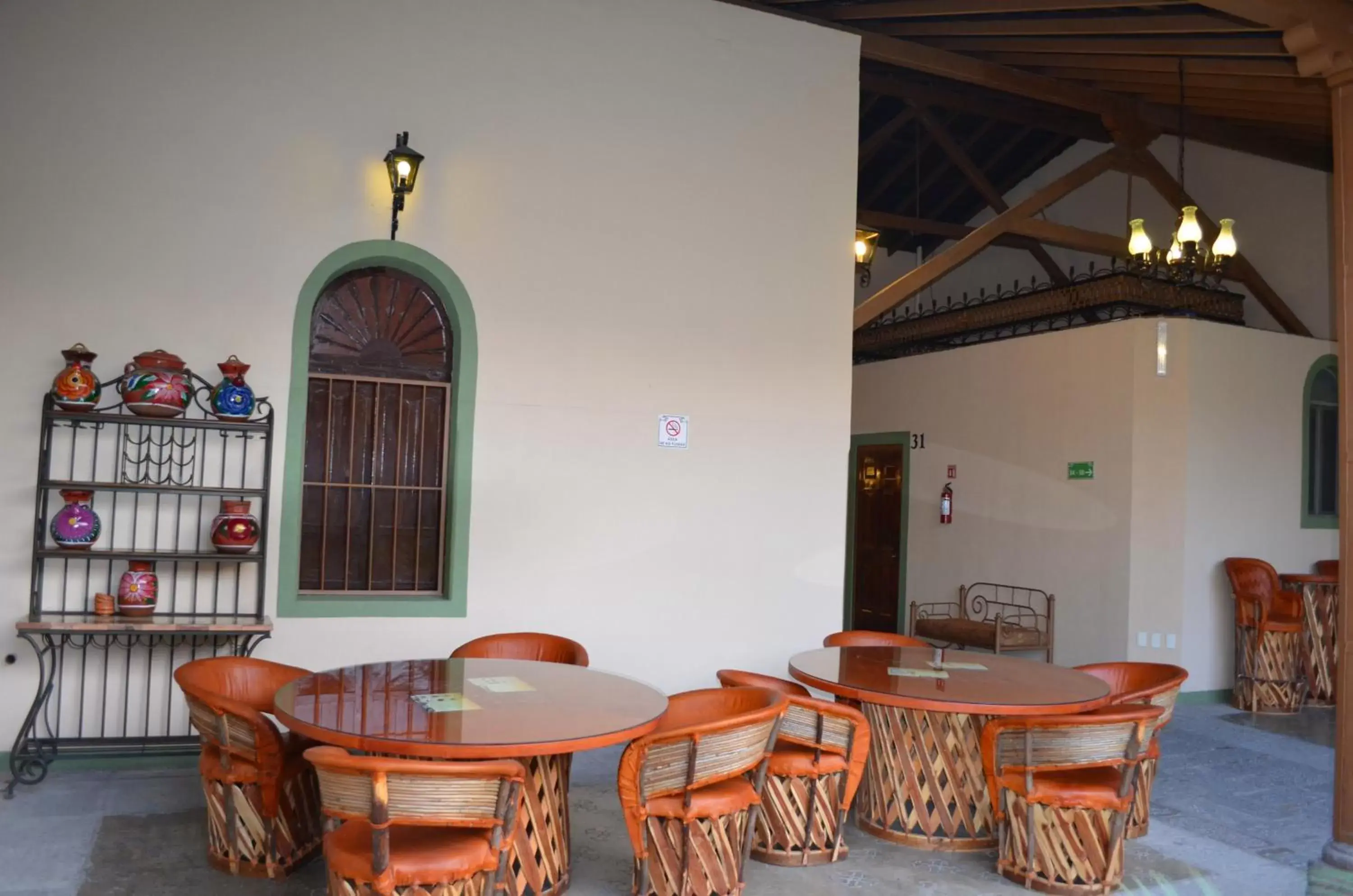 Seating area, Dining Area in Hotel La Merced