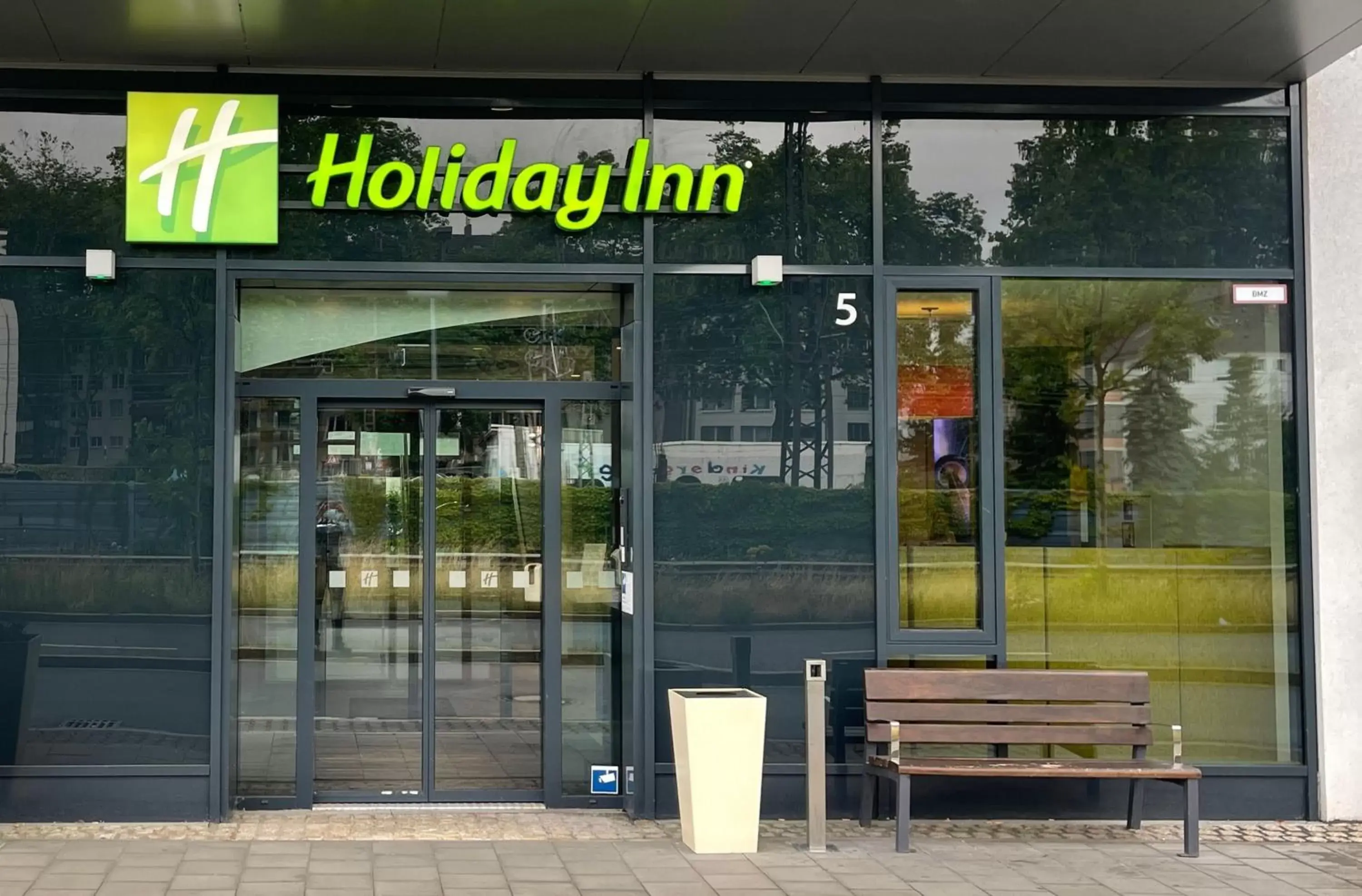 Property building in Holiday Inn Düsseldorf City – Toulouser Allee, an IHG Hotel