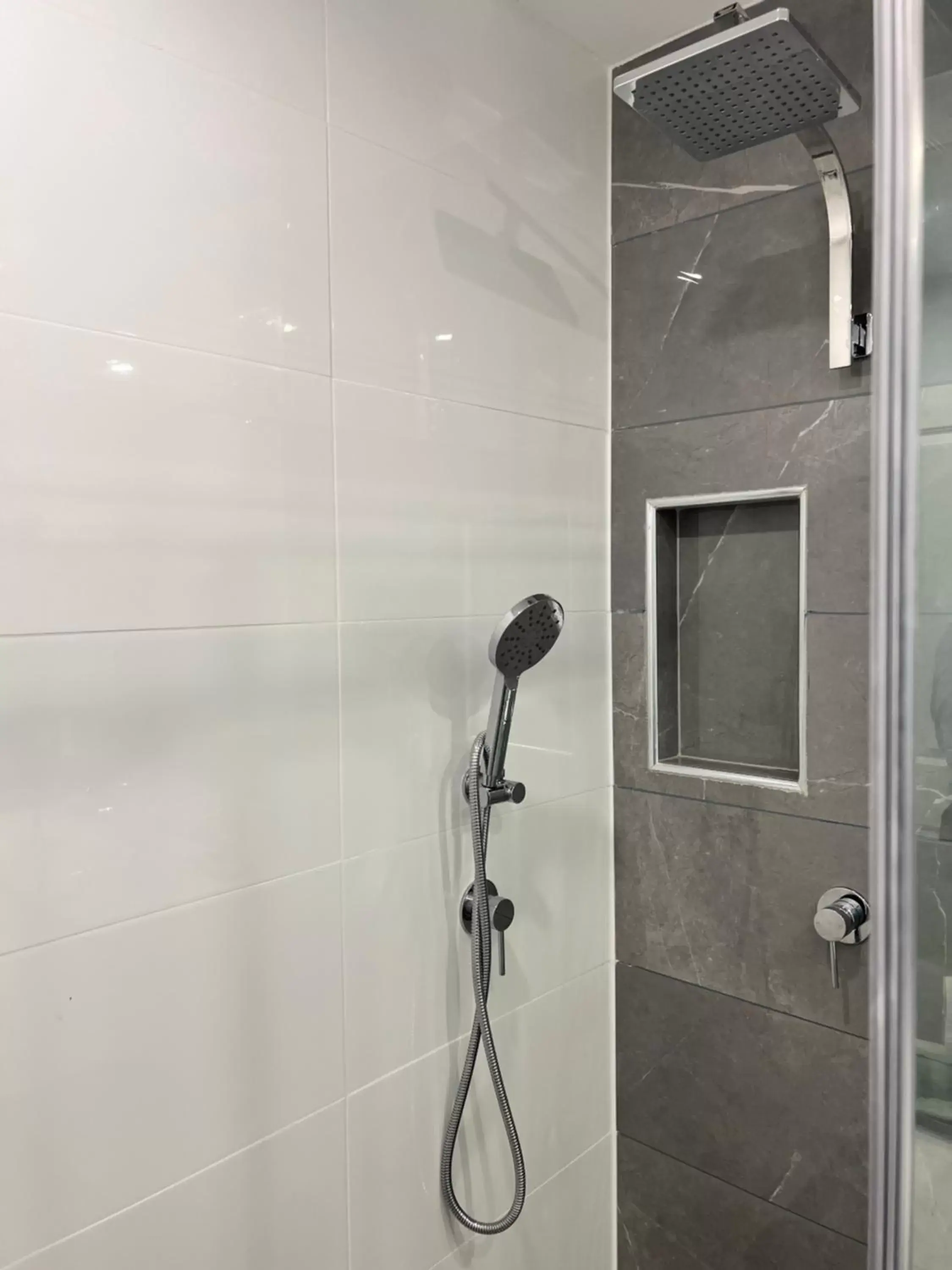 Shower, Bathroom in Best Western Melbourne Airport