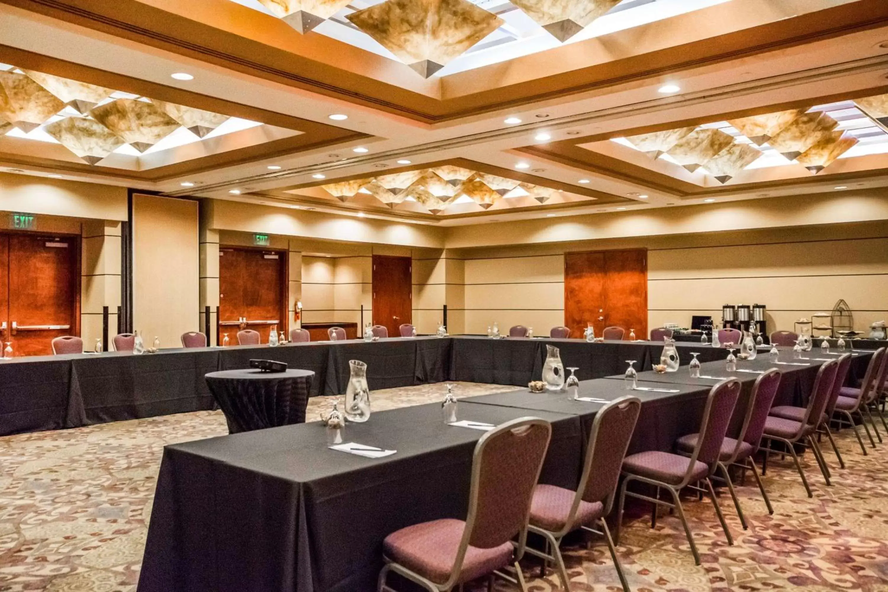 Meeting/conference room in Pier 5 Hotel Baltimore, Curio Collection by Hilton