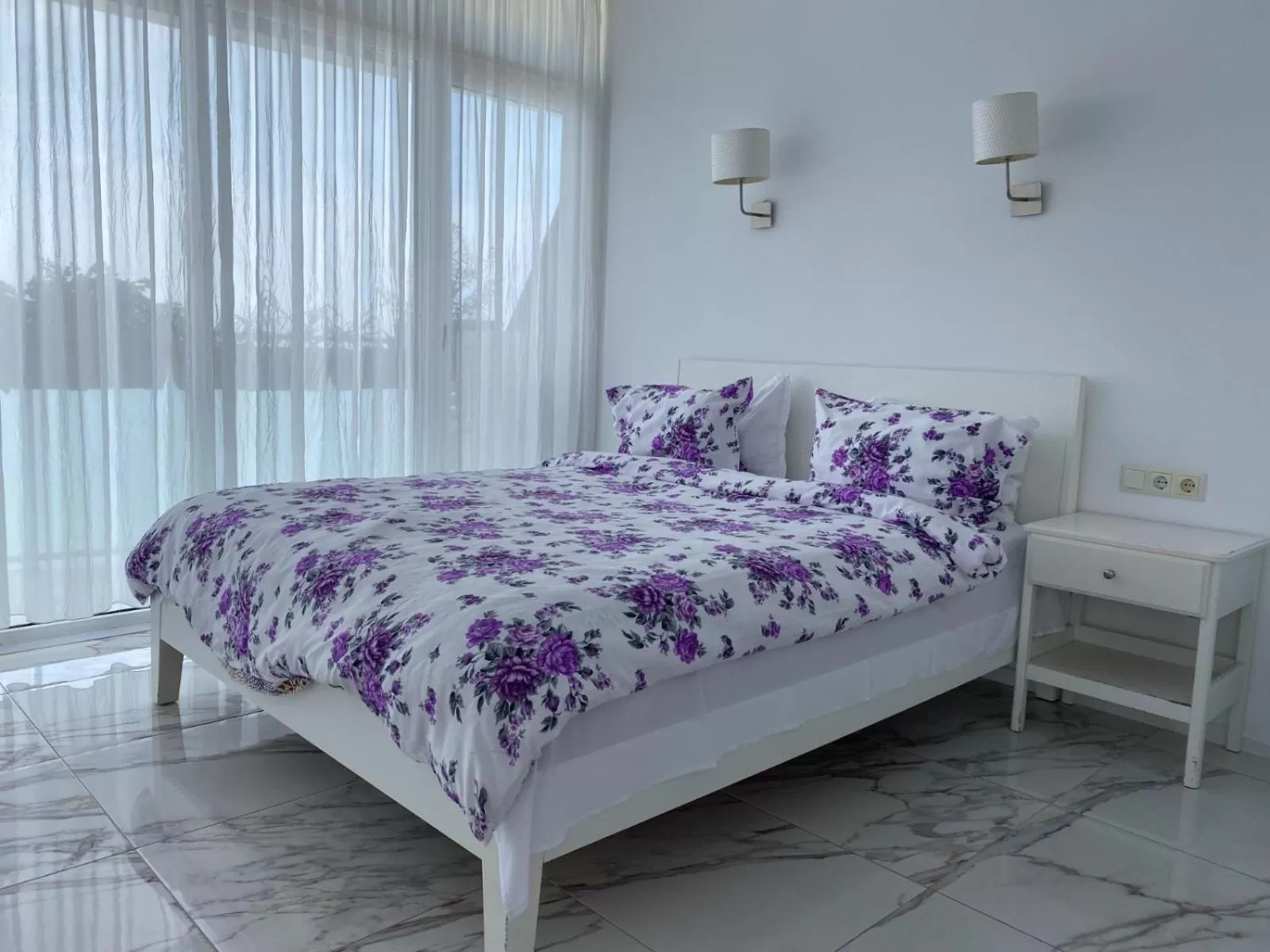 Bed in PURE WELLNESS SEA-VIEW Beluga & Dolphin Luxury HOTEL apartments