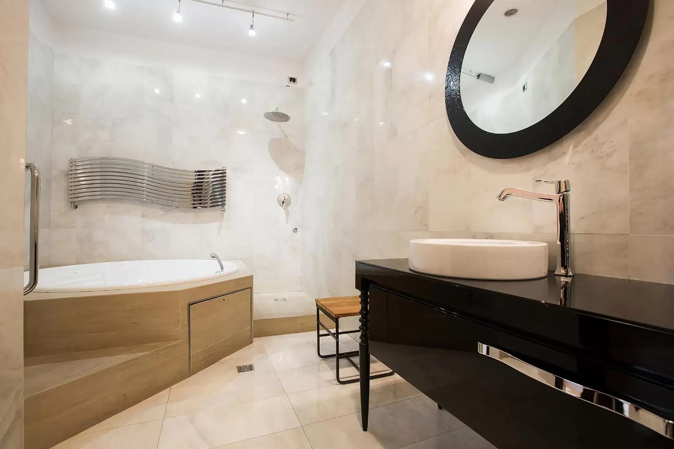 Bathroom in Relais Hotel Centrale "Dimora Storica"