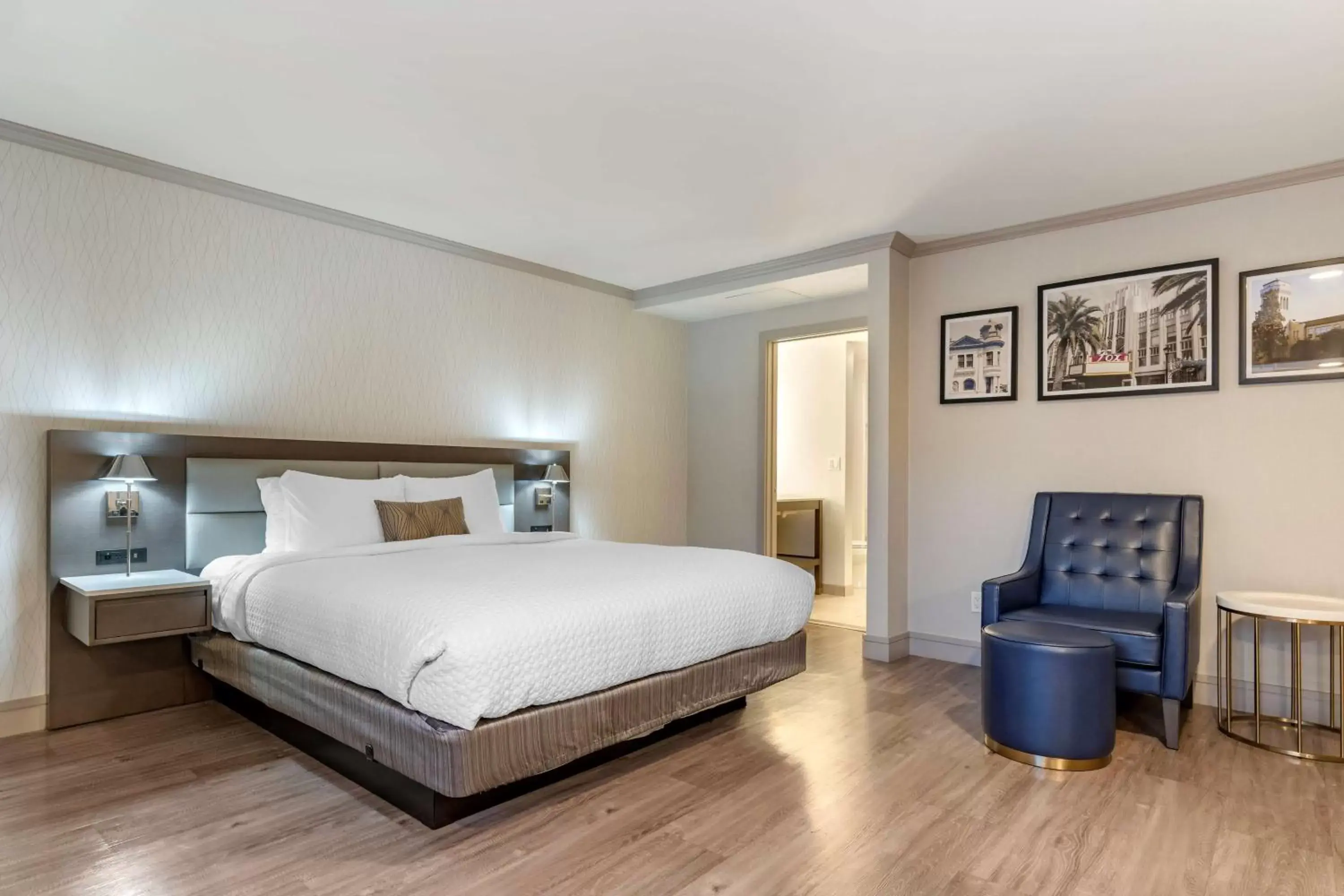 Bedroom, Bed in Best Western Plus Executive Suites