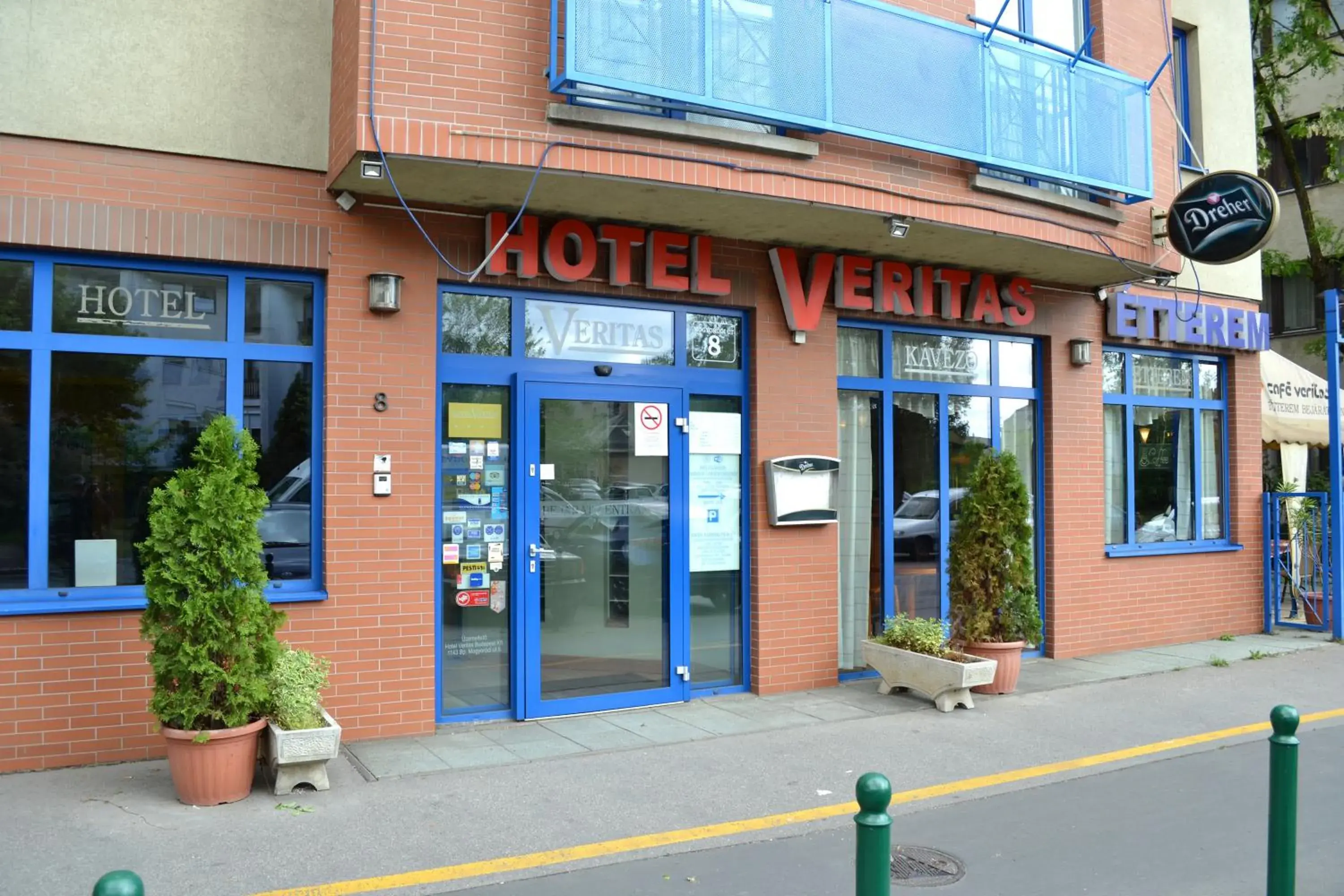 Facade/entrance in Hotel Veritas