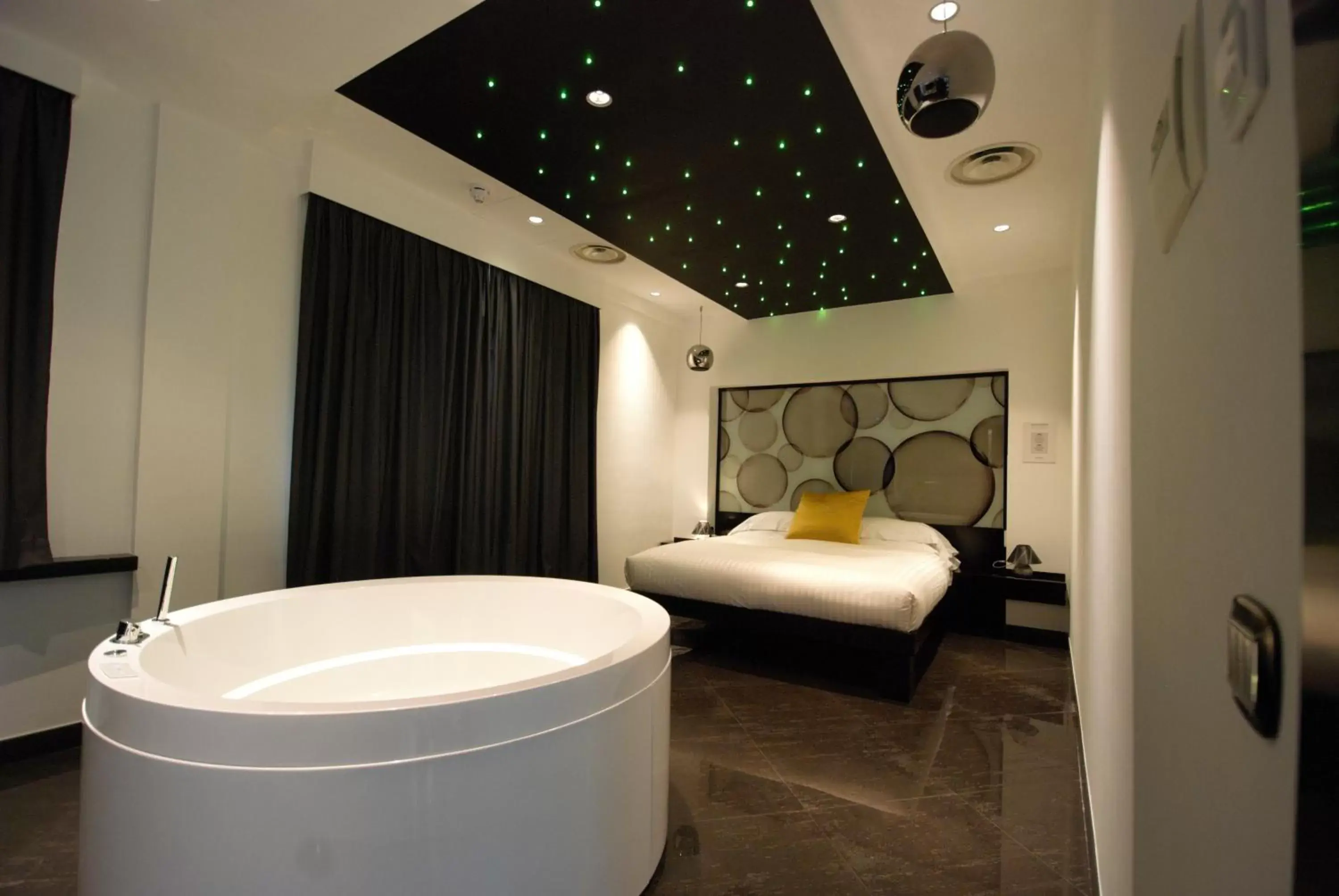 Hot Tub, Bathroom in JC Hotel