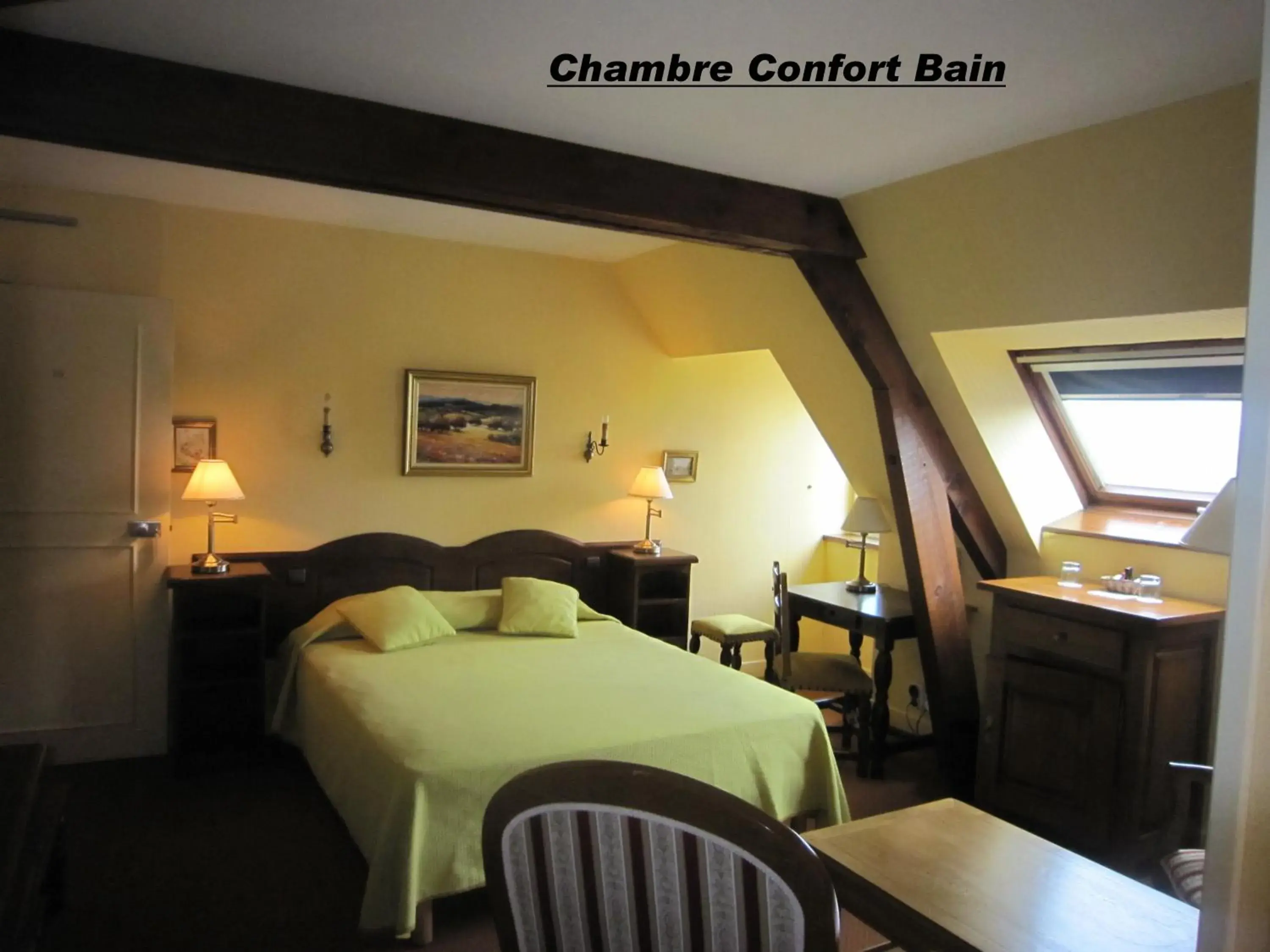 Photo of the whole room, Bed in Hostellerie de la Bouriane