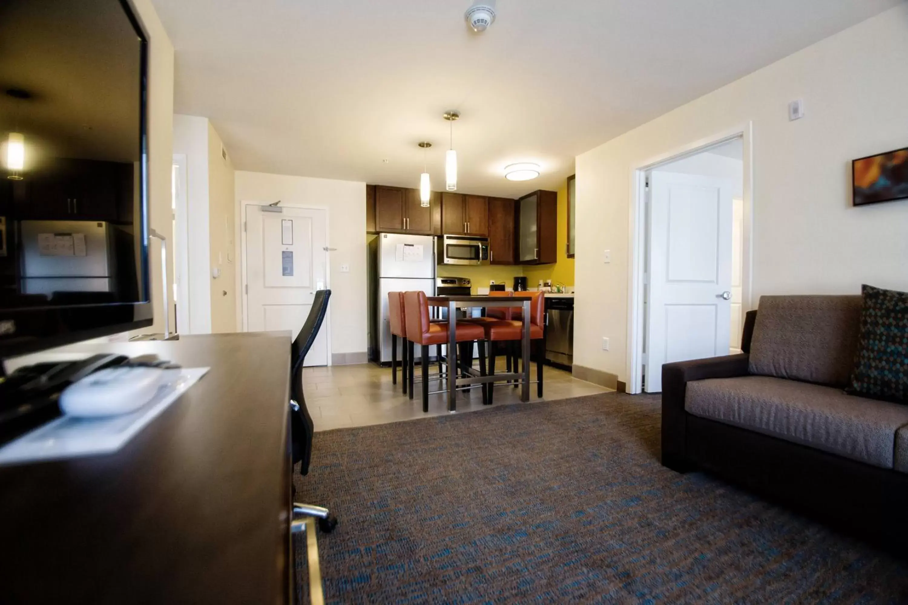 Bedroom, Dining Area in Residence Inn by Marriott Omaha West