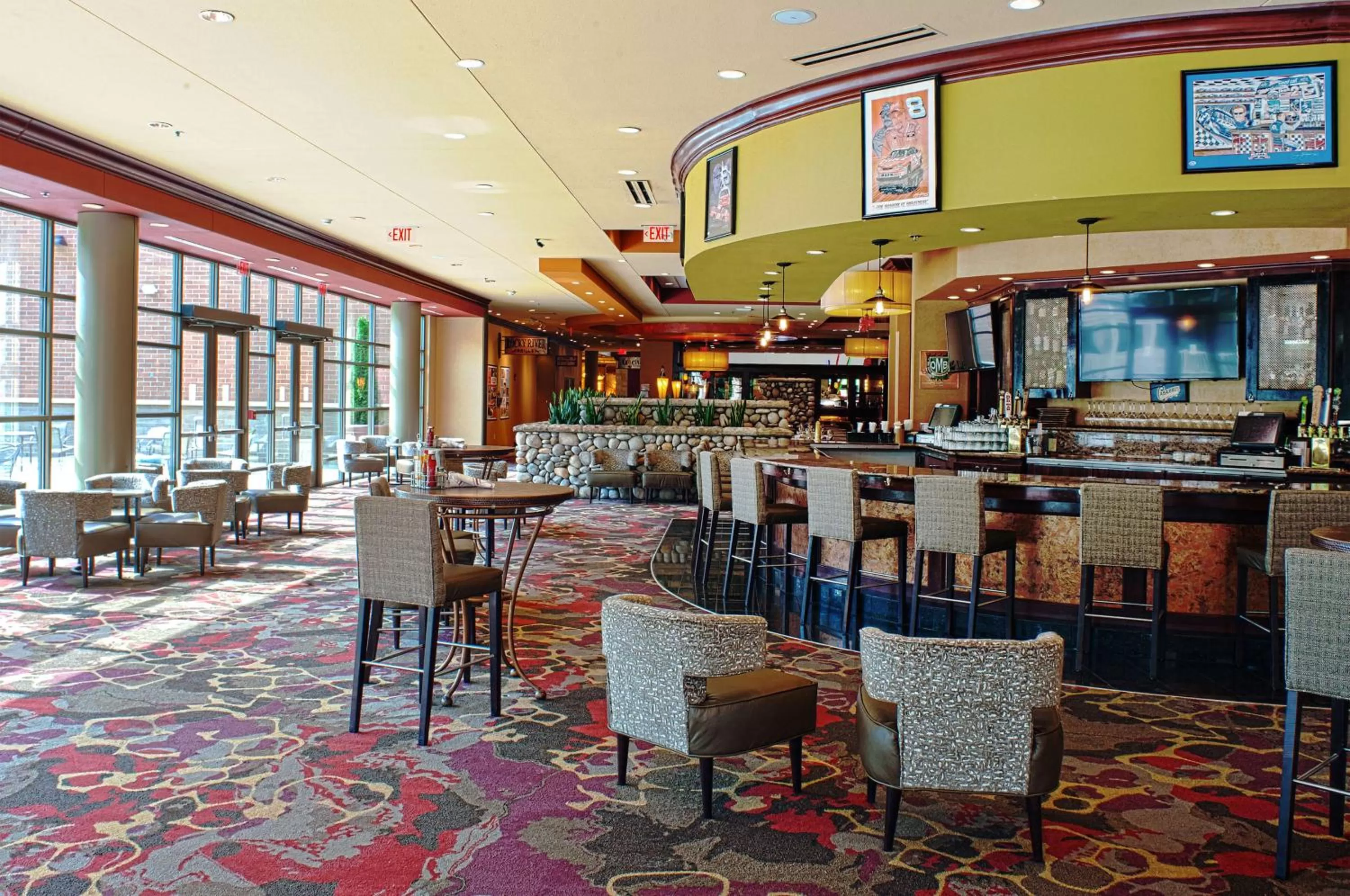 Lounge or bar in Embassy Suites by Hilton Charlotte Concord Golf Resort & Spa