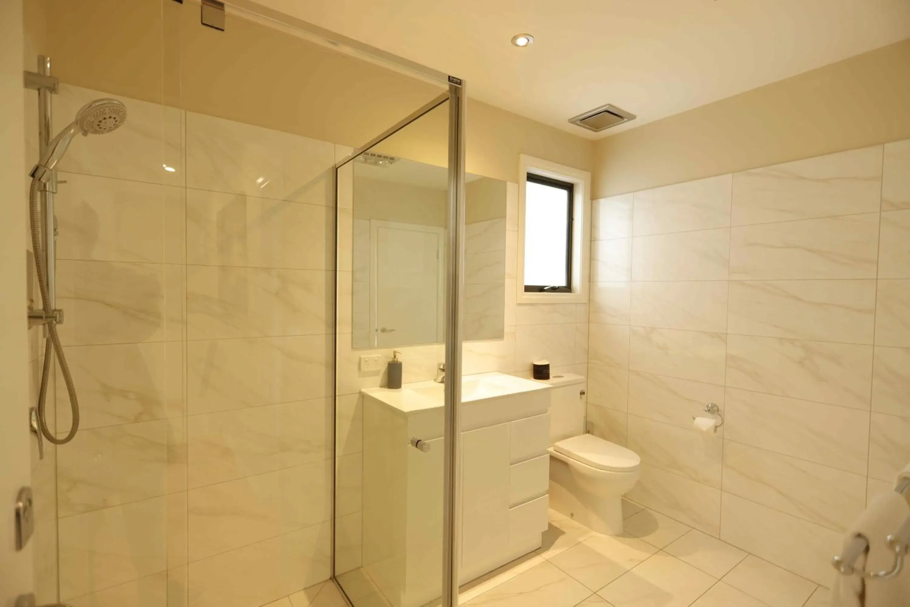 Bathroom in Apollo Bay Seal Apartments