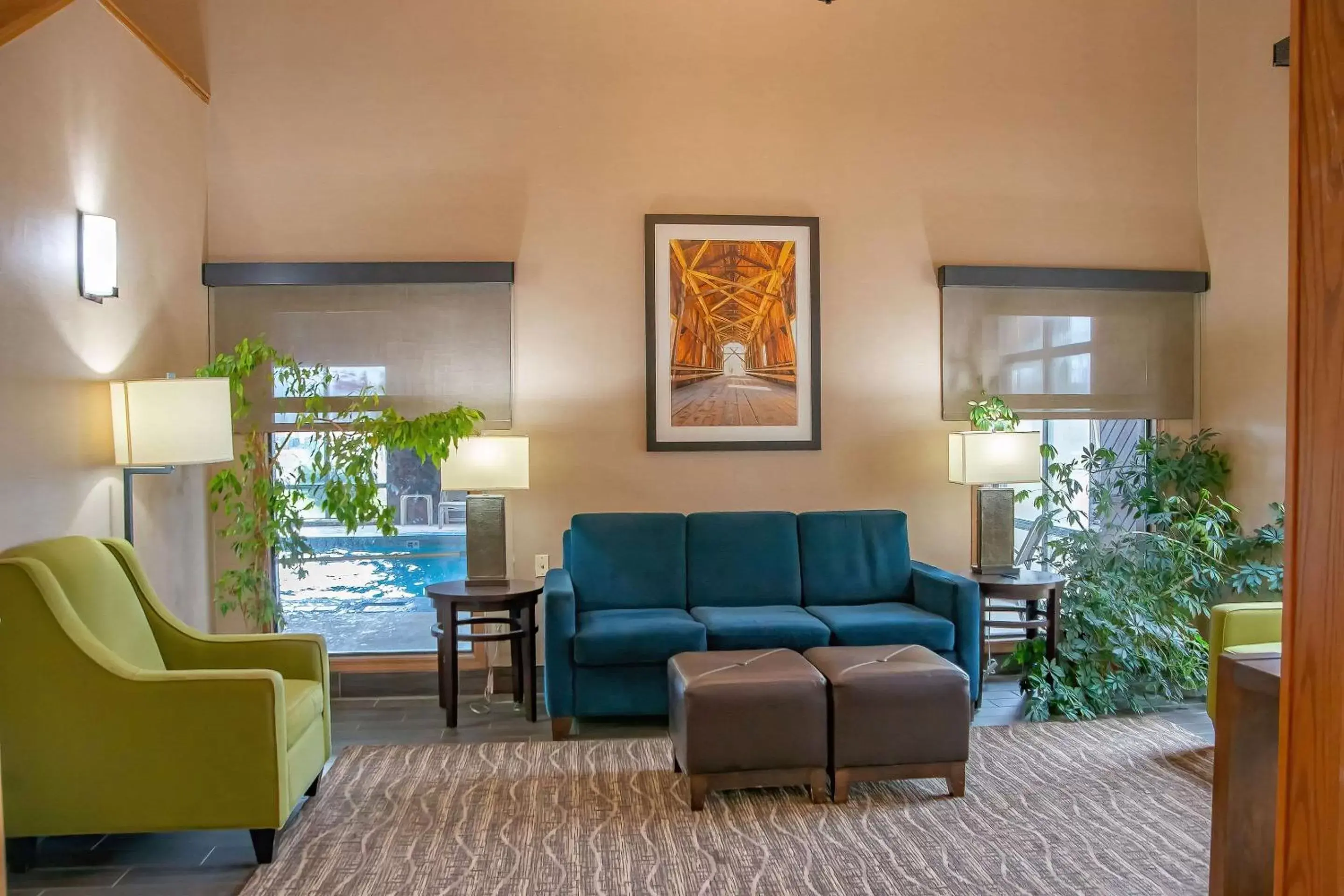 Lobby or reception, Seating Area in Comfort Inn Huntington Near University