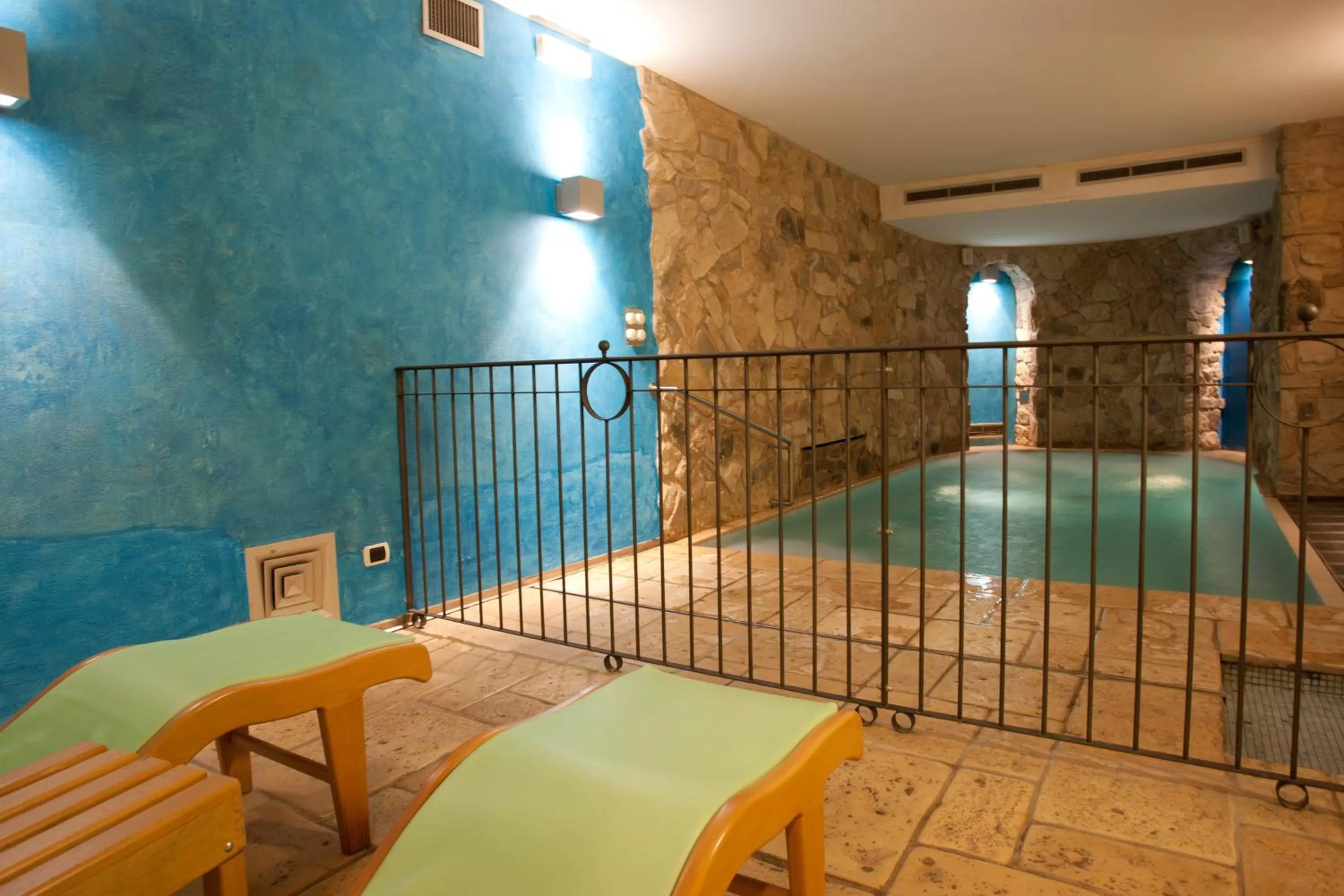 Swimming pool in Residence Le Grand Chalet