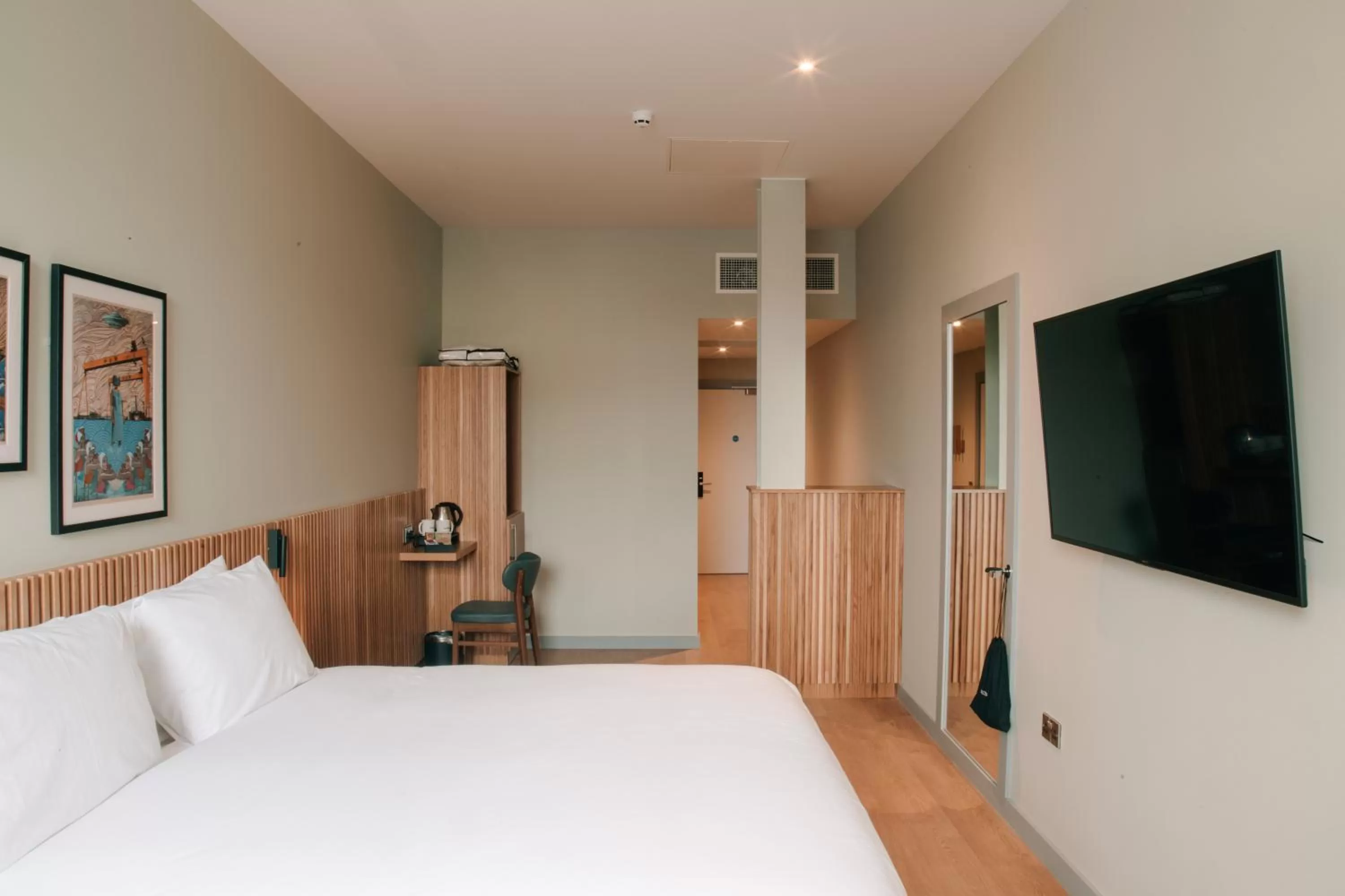 Bedroom, Bed in Haslem Hotel