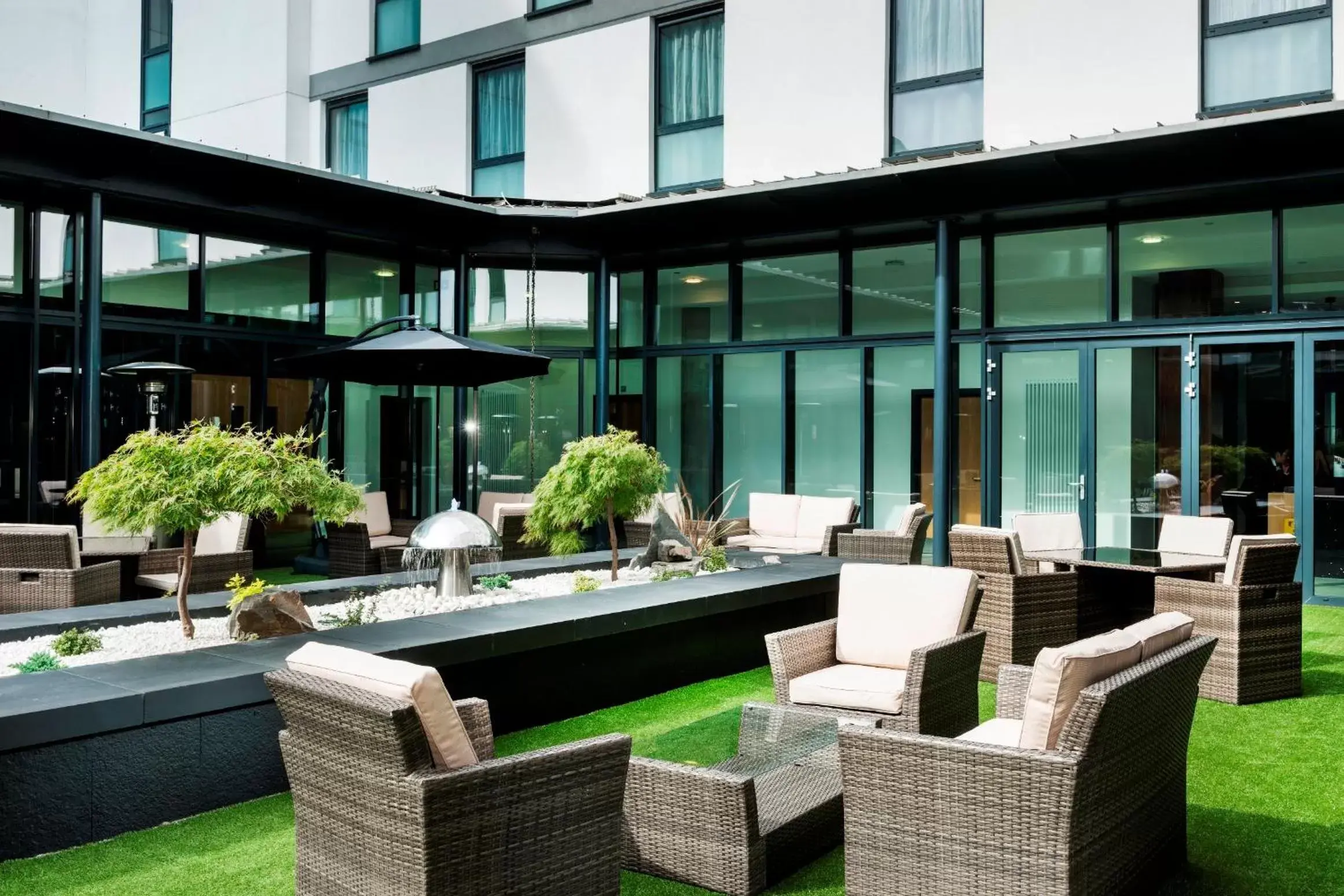 Garden, Swimming Pool in Park Inn by Radisson Aberdeen