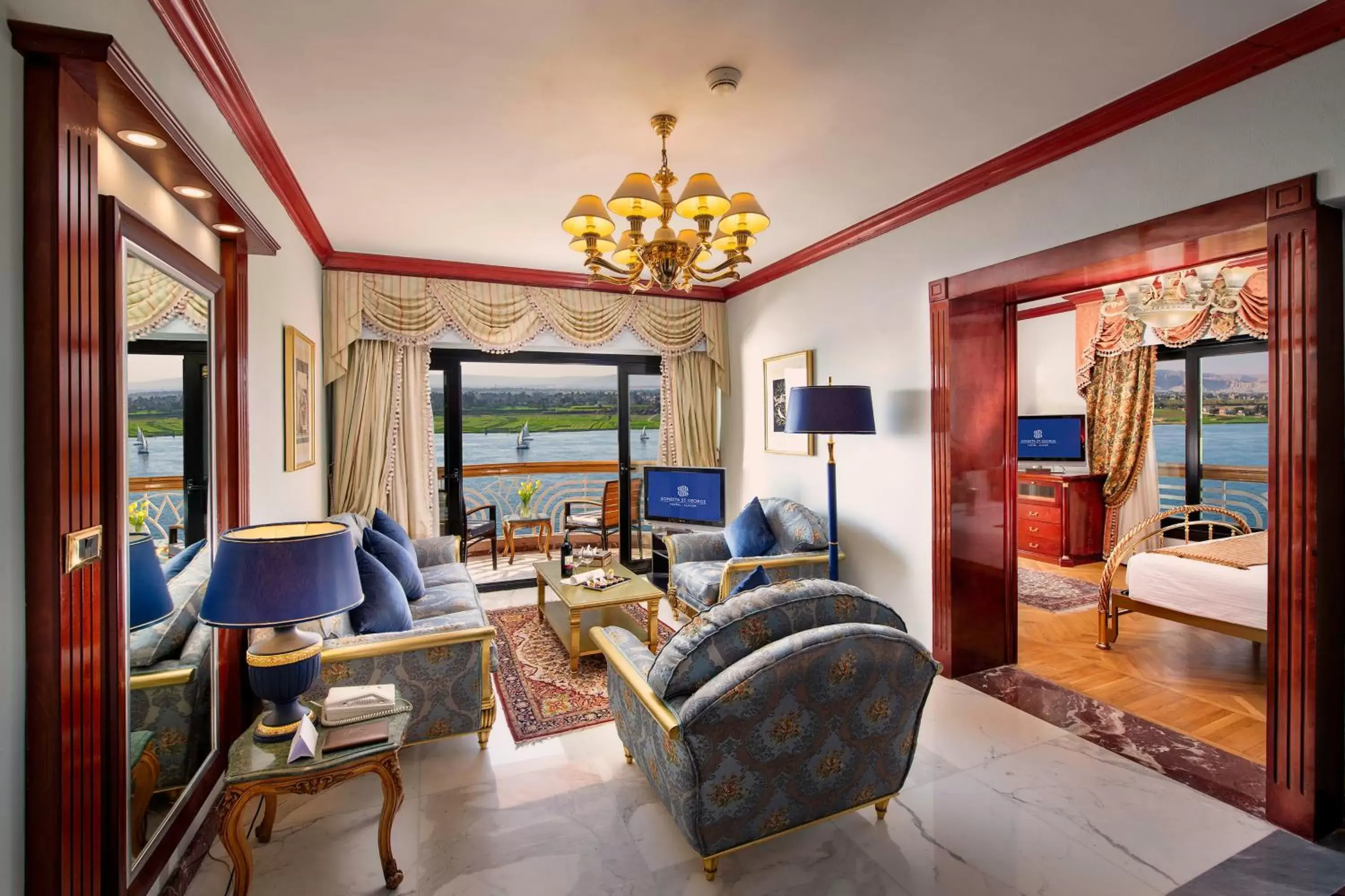 Living room, Seating Area in Sonesta St. George Hotel - Convention Center