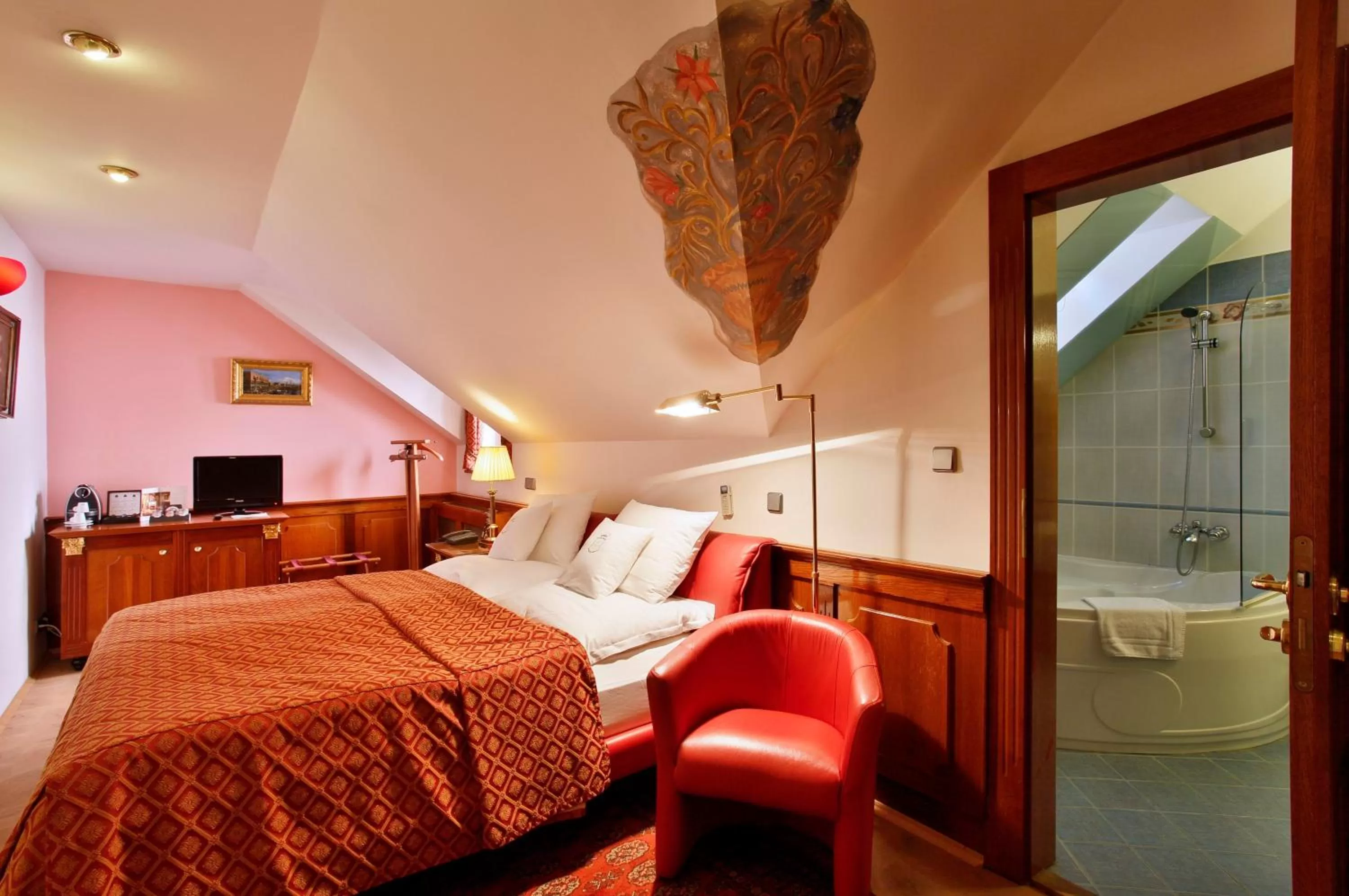 Photo of the whole room, Bed in U Páva