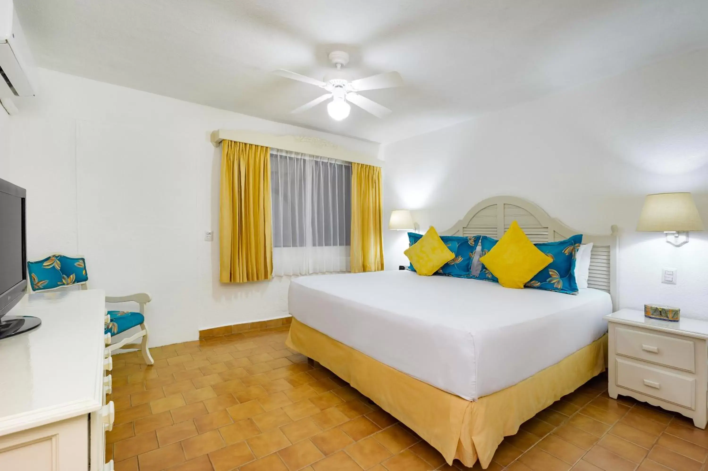 Bedroom, Bed in Villa del Palmar Beach Resort & Spa Puerto Vallarta