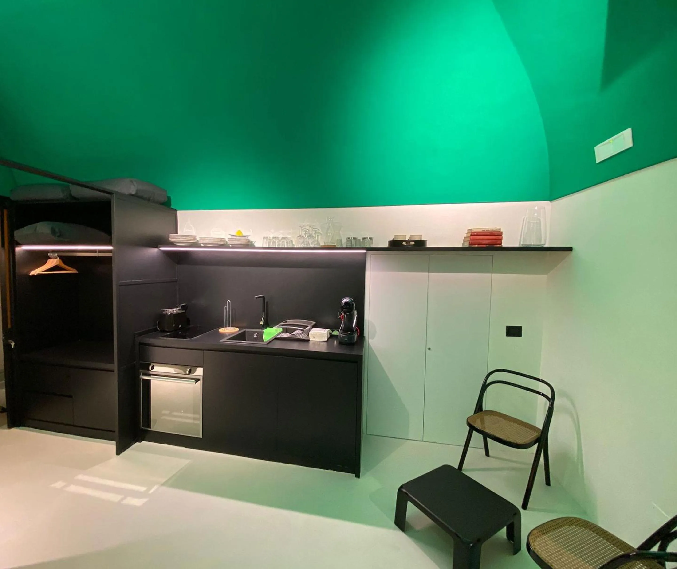 Kitchen or kitchenette in Casa Pacifico Napoli