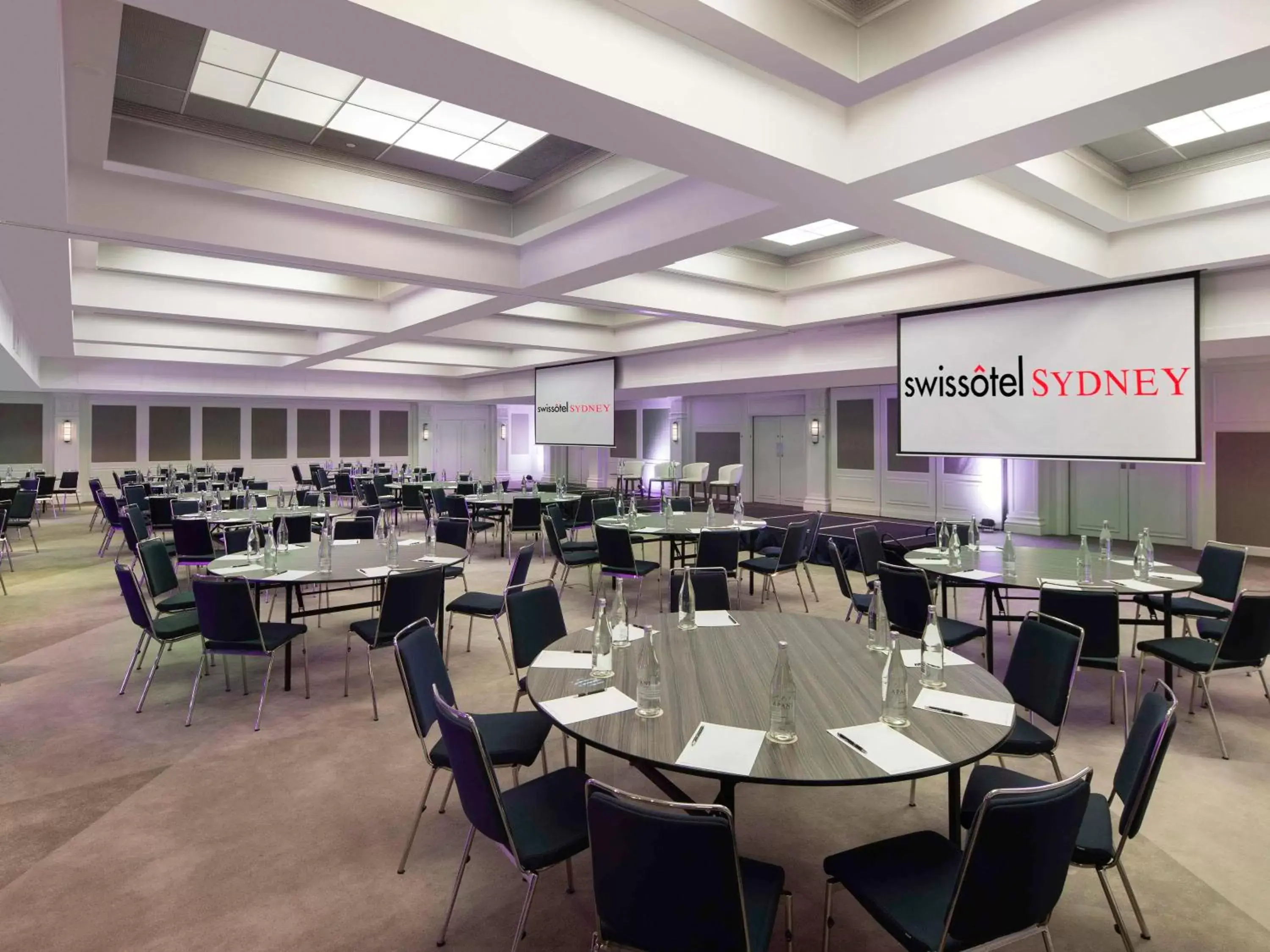 Meeting/conference room, Restaurant/Places to Eat in Swissotel Sydney