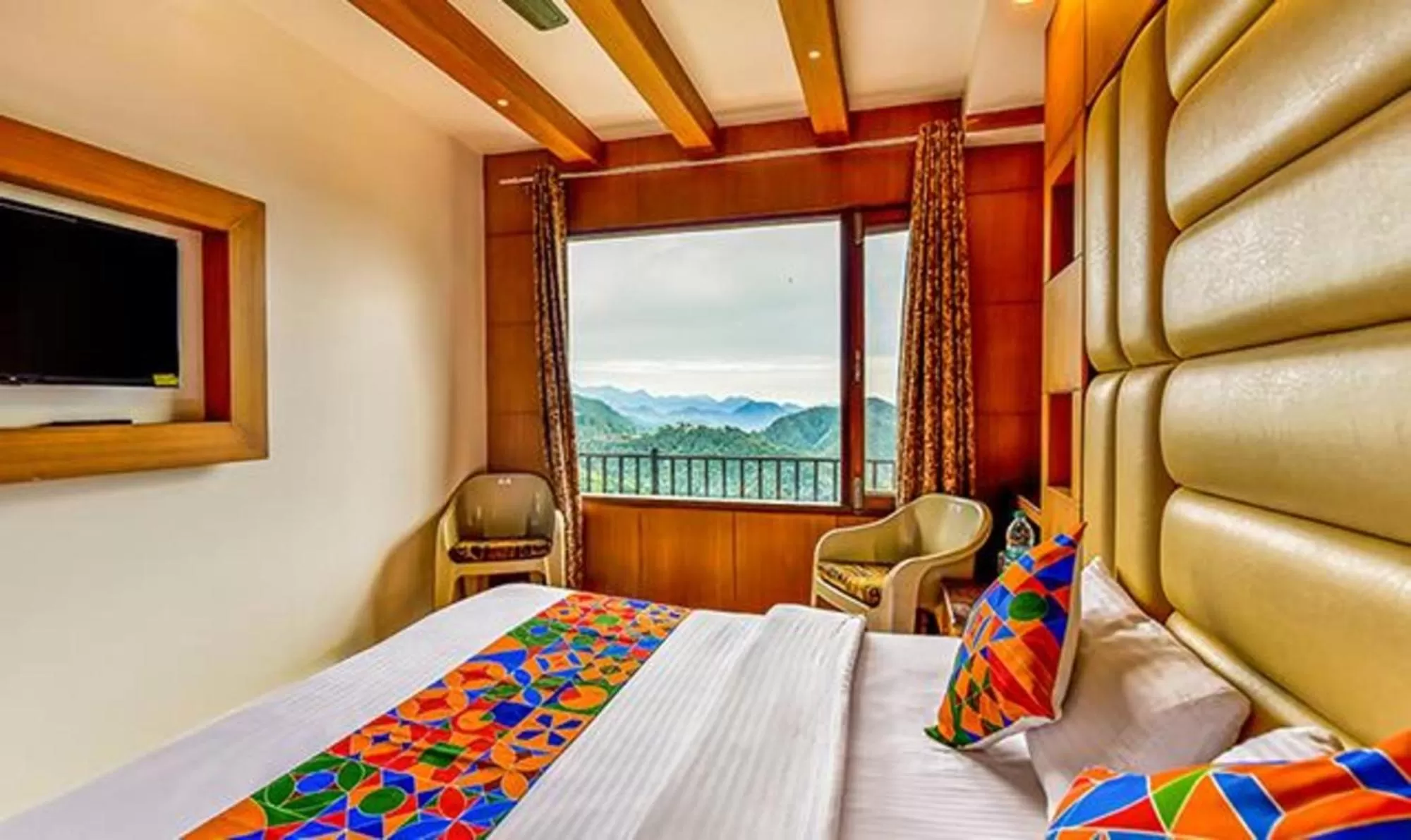 Bed in FabHotel Clock View 500M From The Mall Road