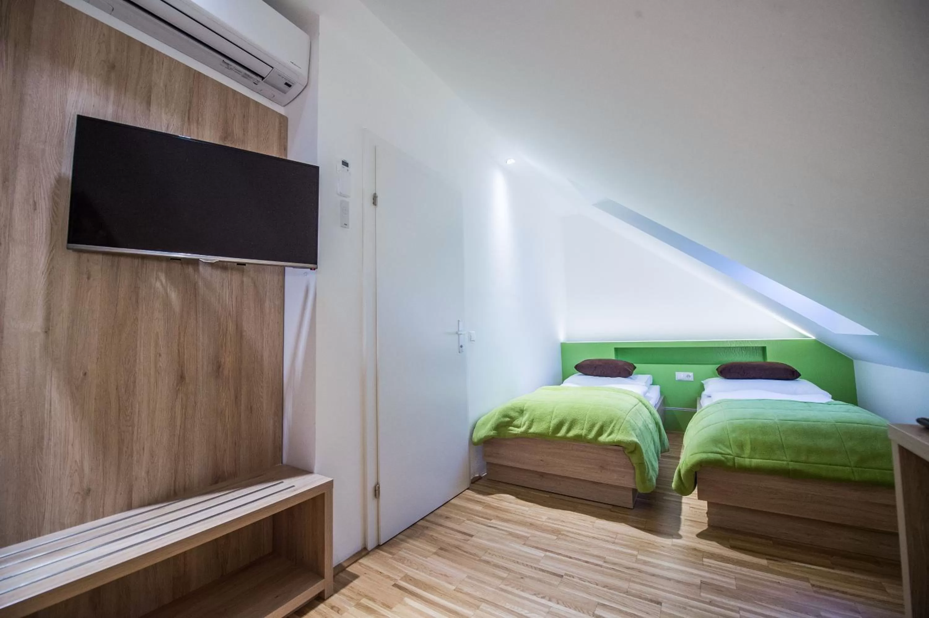 Bedroom, Bed in Hotel Restaurant Meyer