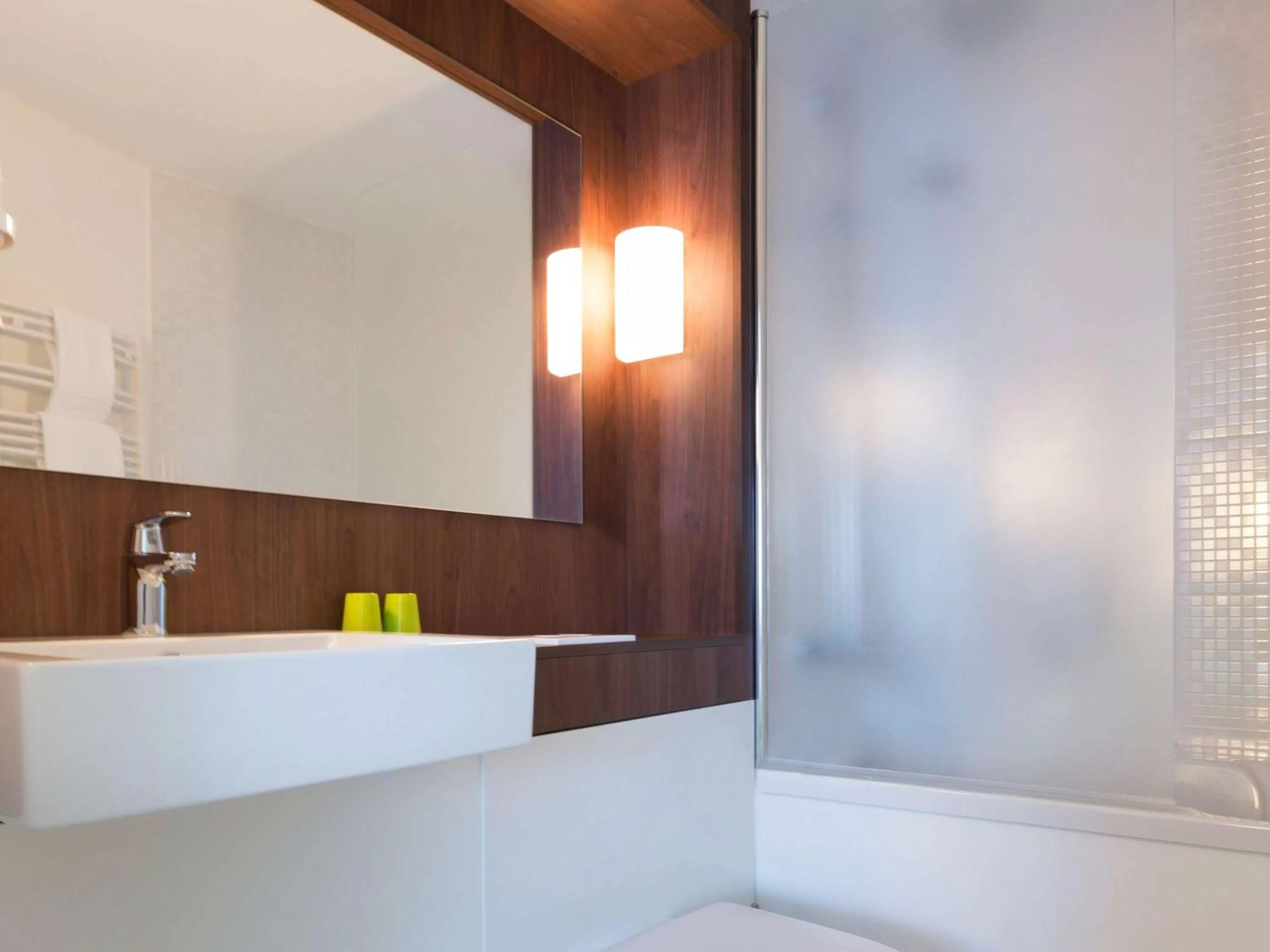 Photo of the whole room, Bathroom in Ibis Styles Vilnius