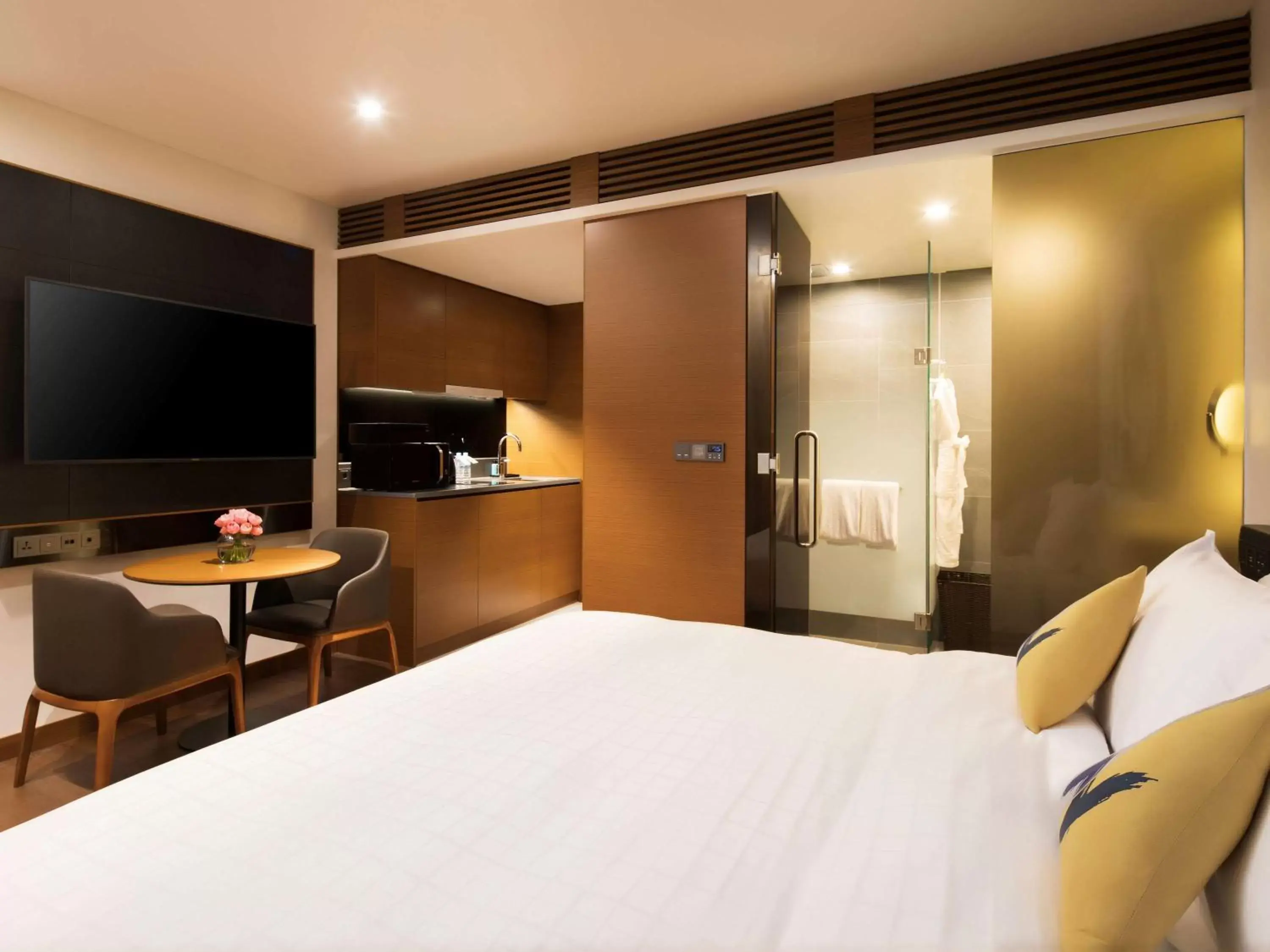 Bathroom, Bed in Novotel Ambassador Seoul Dongdaemun Hotels & Residences