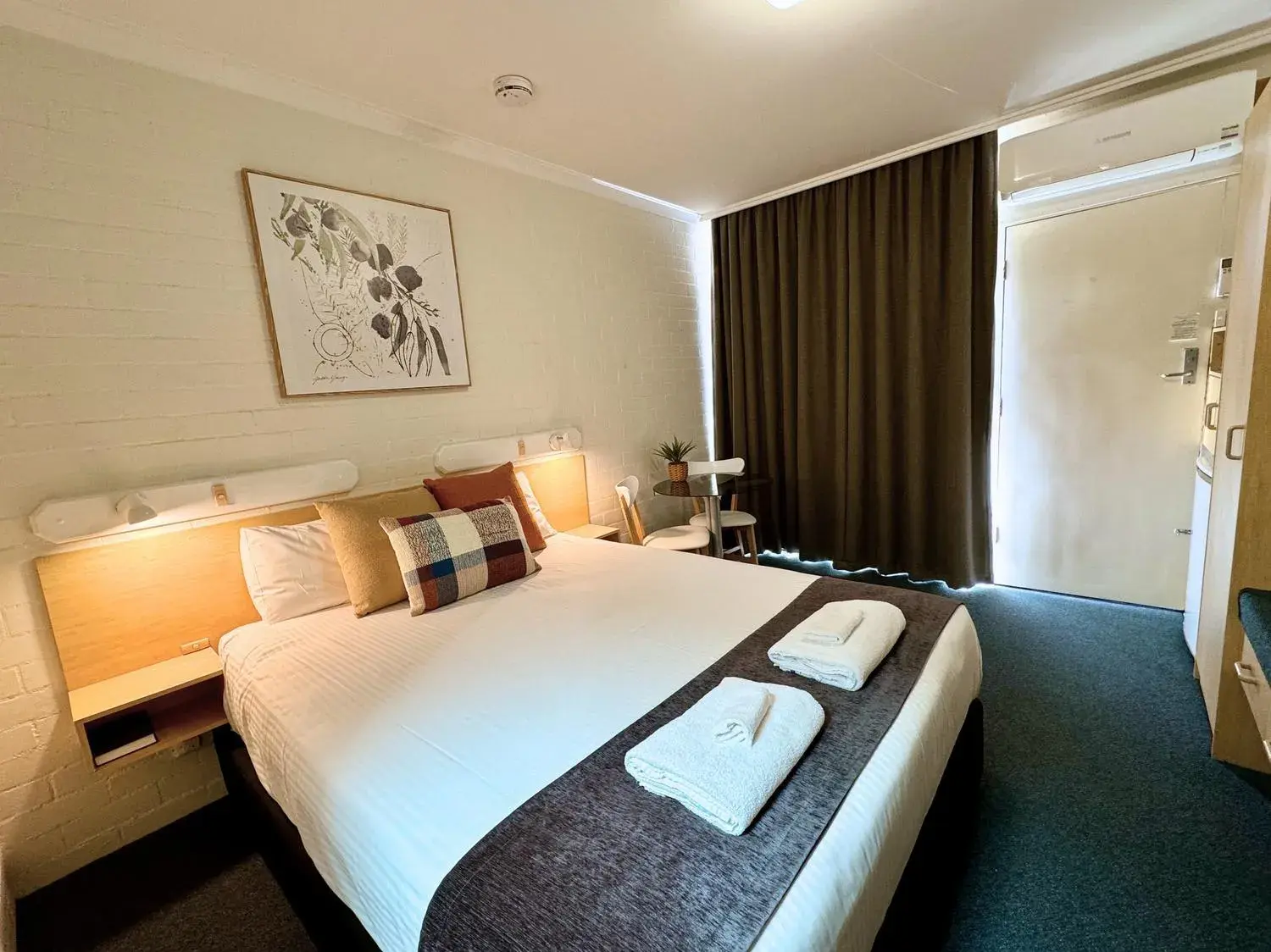 Bed in Redhill Tamworth Motor Inn and Conference Centre