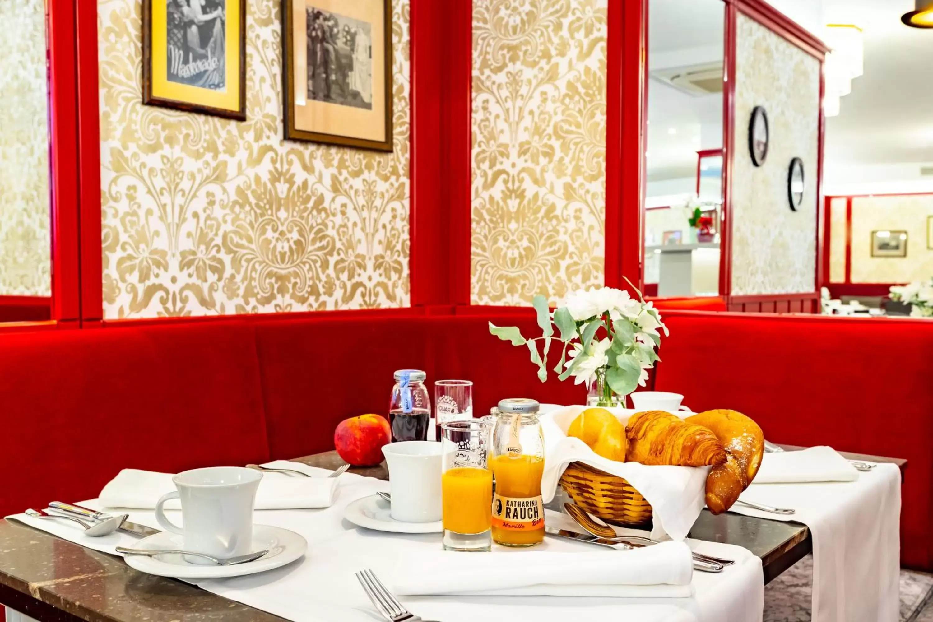 Breakfast, Restaurant/Places to Eat in Theaterhotel & Suites Wien