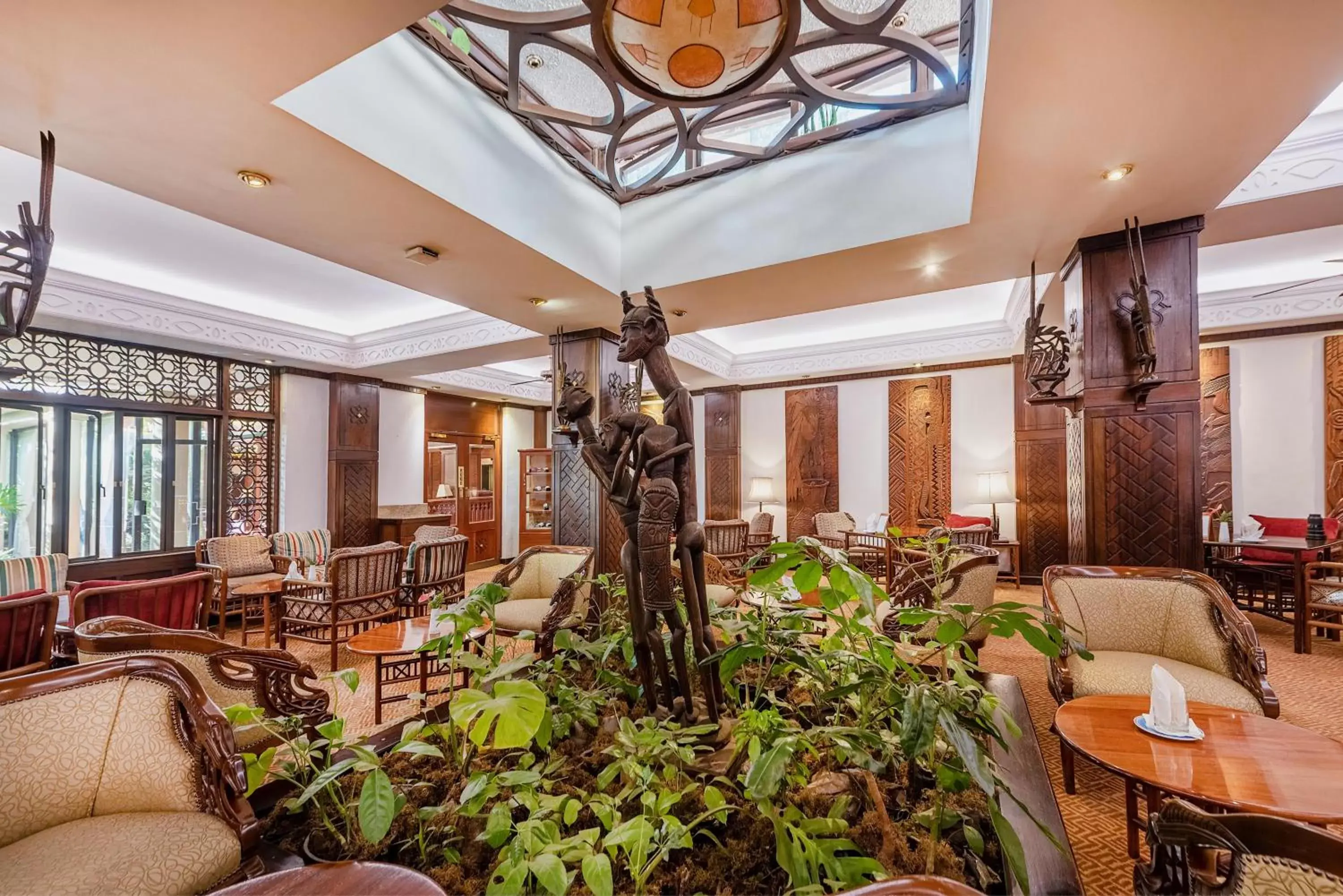 Lobby or reception, Lounge/Bar in Nairobi Serena Hotel