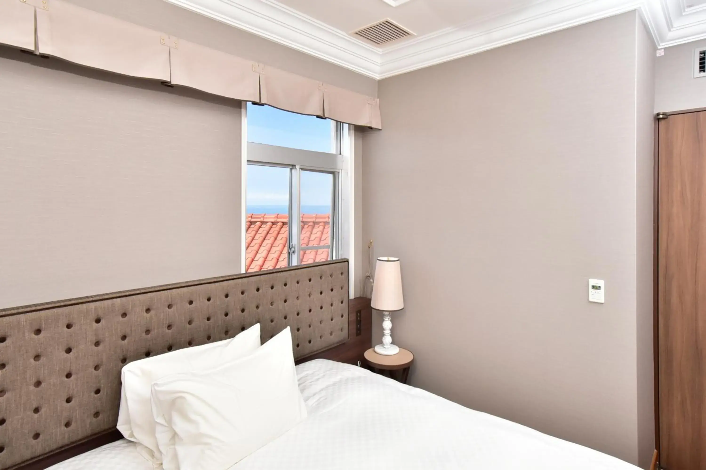 Photo of the whole room, Bed in Kawana Hotel