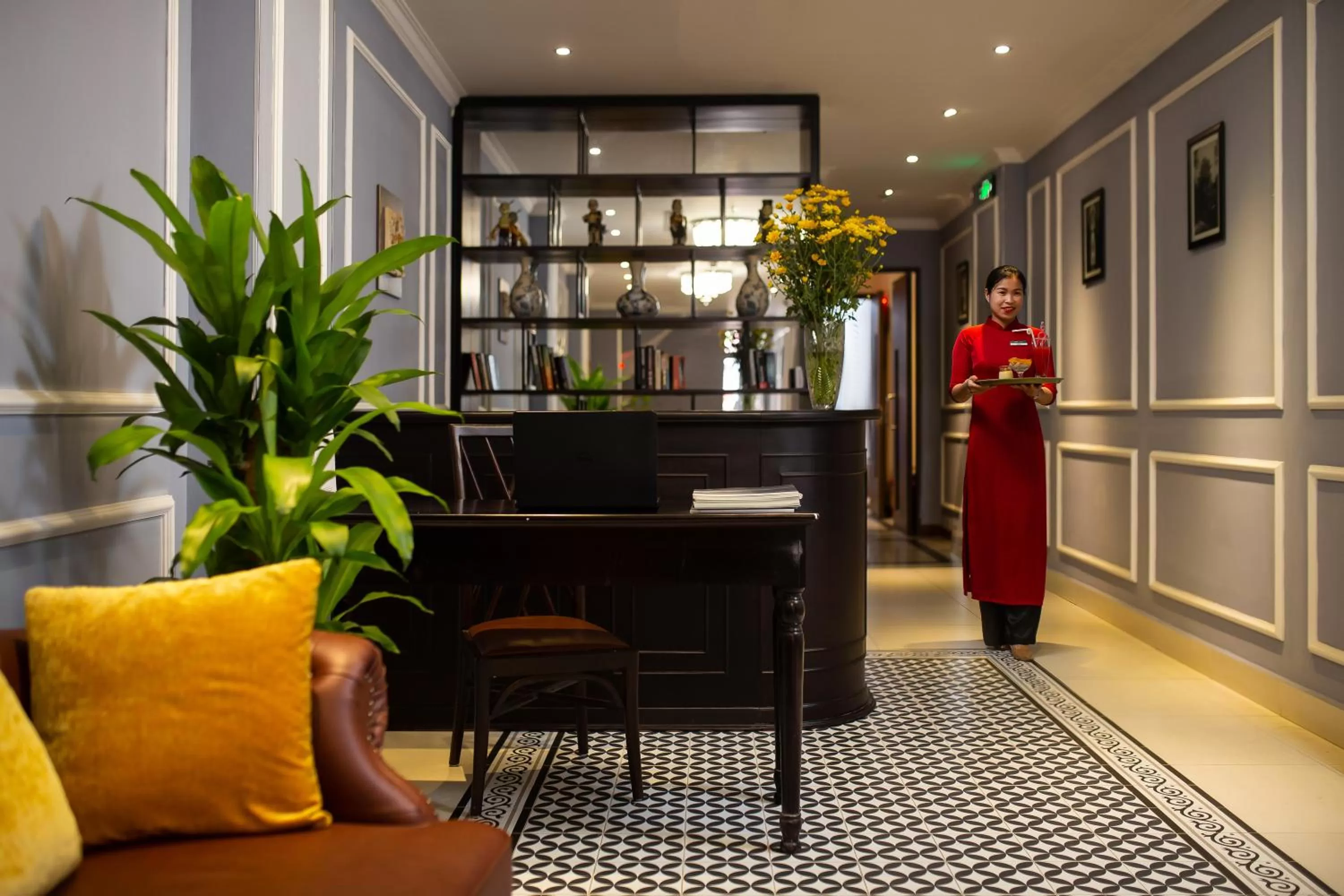 Staff in 22land Residence Hotel 71 Hang Bong Premium