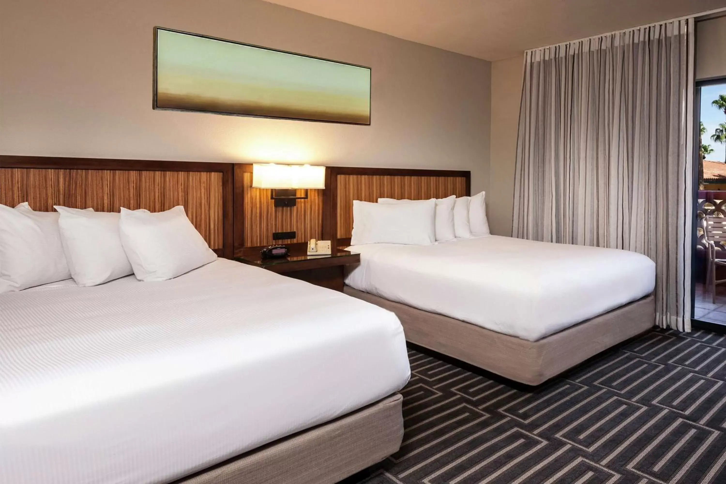 Bed in Hilton Phoenix Tapatio Cliffs Resort Bed in Hilton Phoenix Tapatio Cliffs Resort