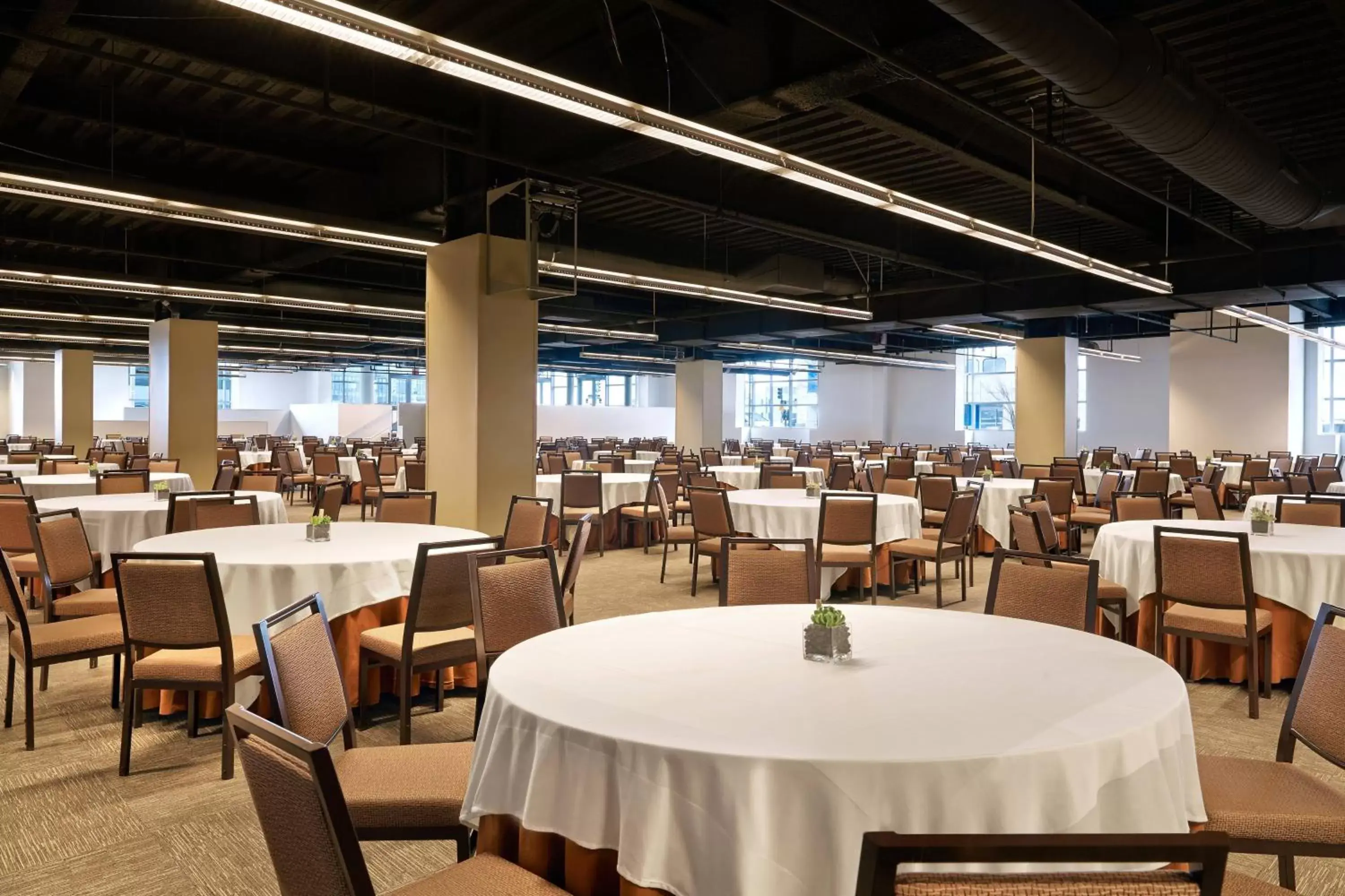 Meeting/conference room, Restaurant/Places to Eat in The Westin Boston Seaport District