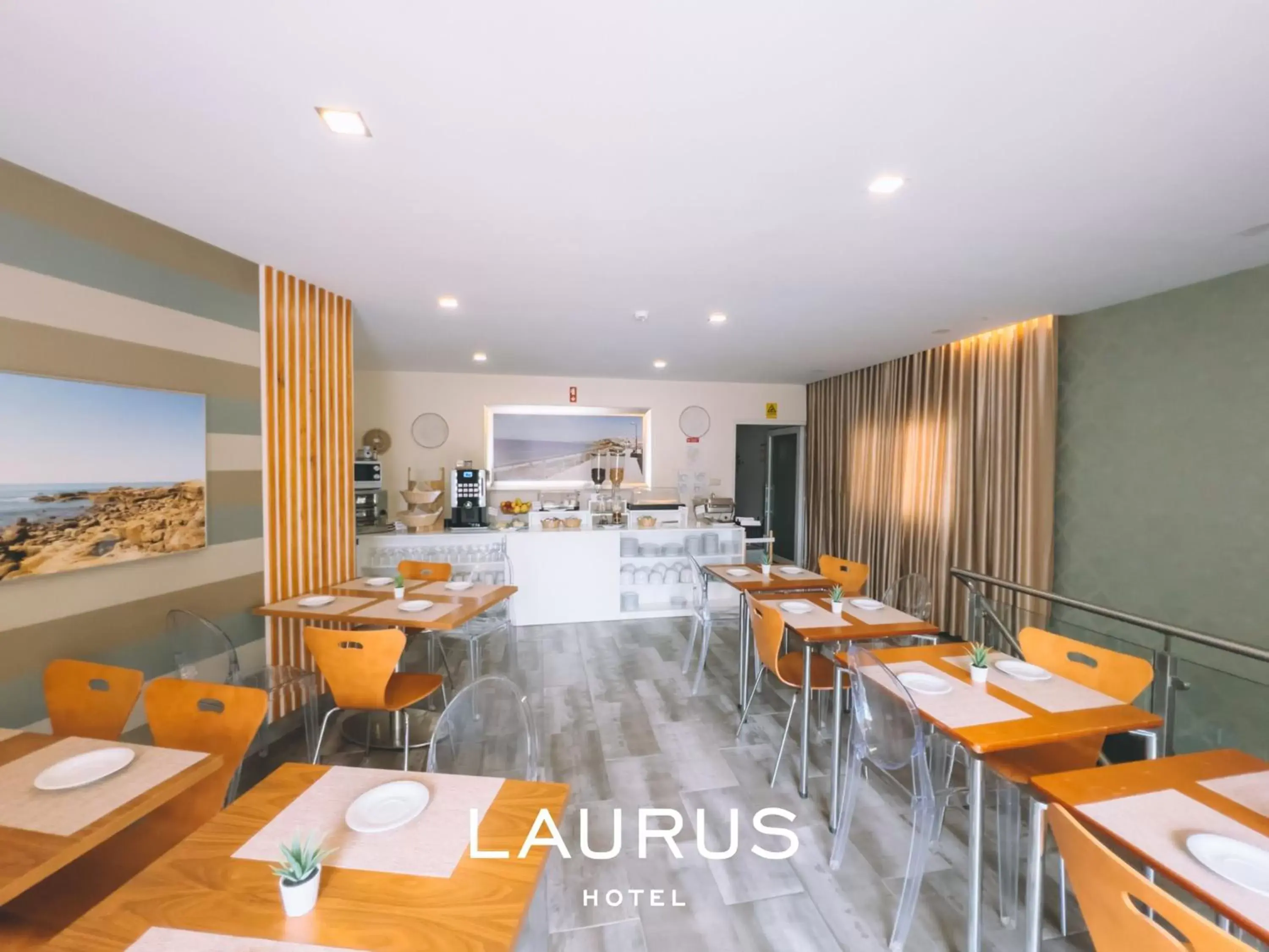 Breakfast, Restaurant/Places to Eat in Laurus Hotel