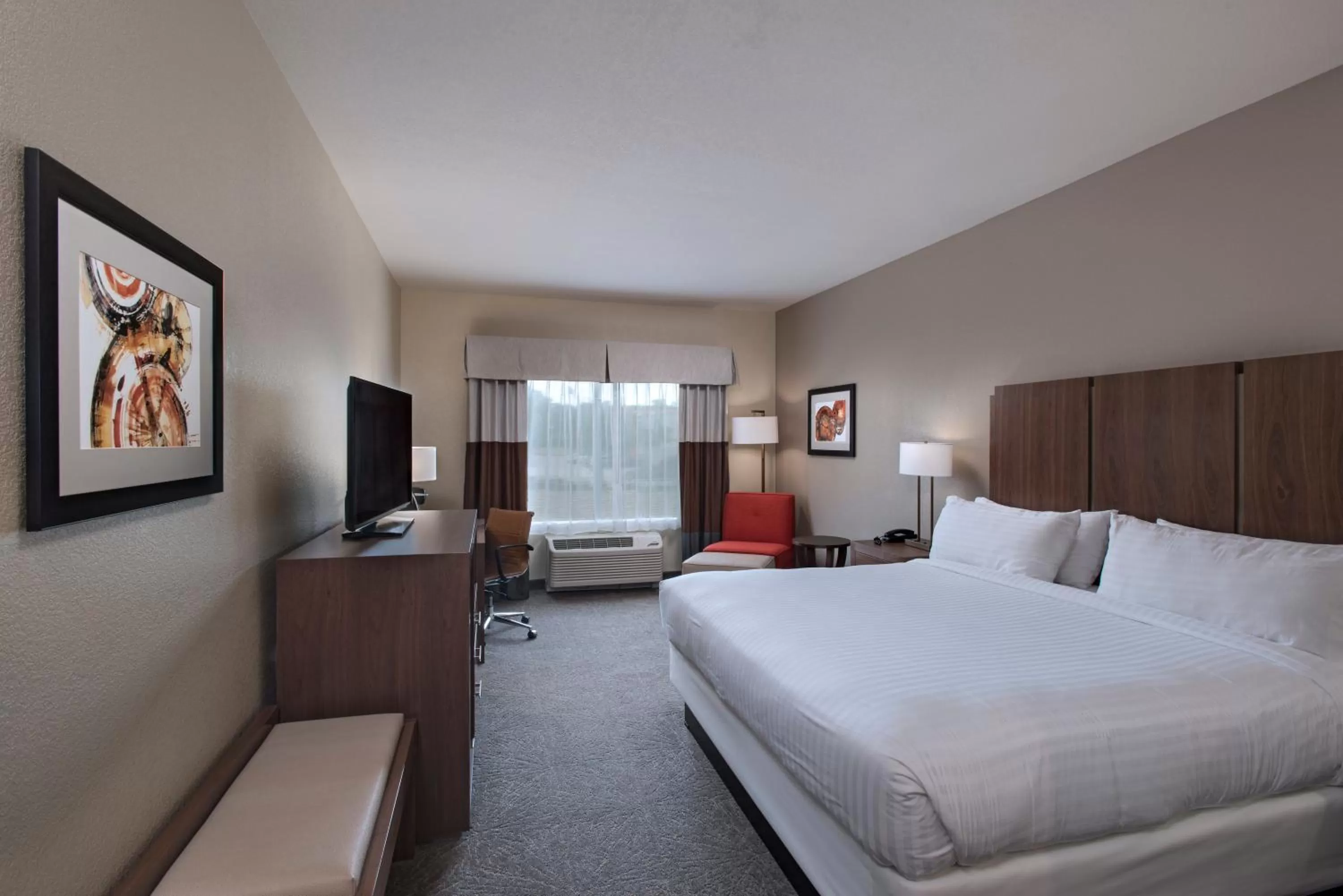 Photo of the whole room, Bed in Holiday Inn Express & Suites Austin NW - Four Points by IHG