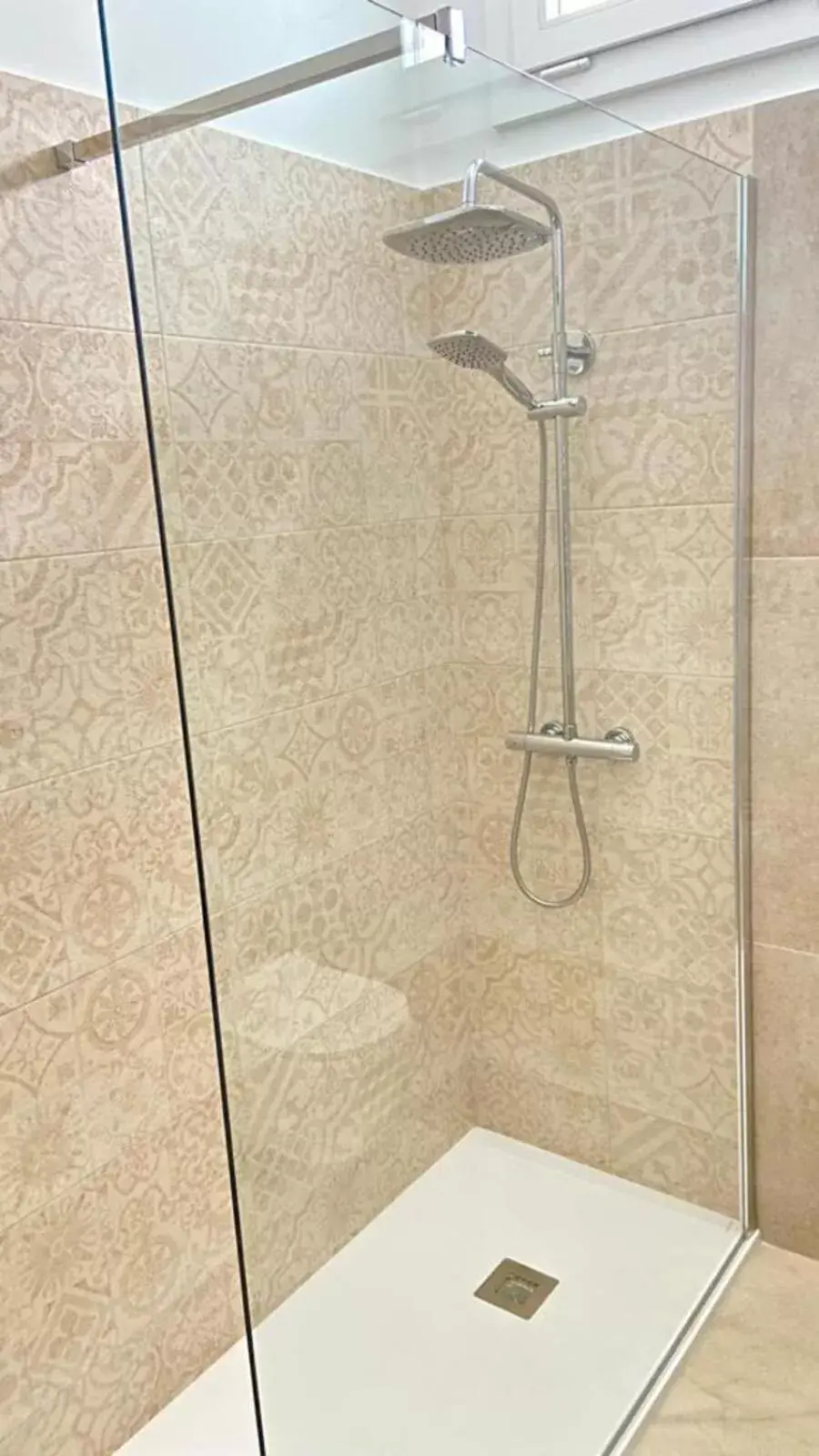 Shower, Bathroom in La Casa di Eva