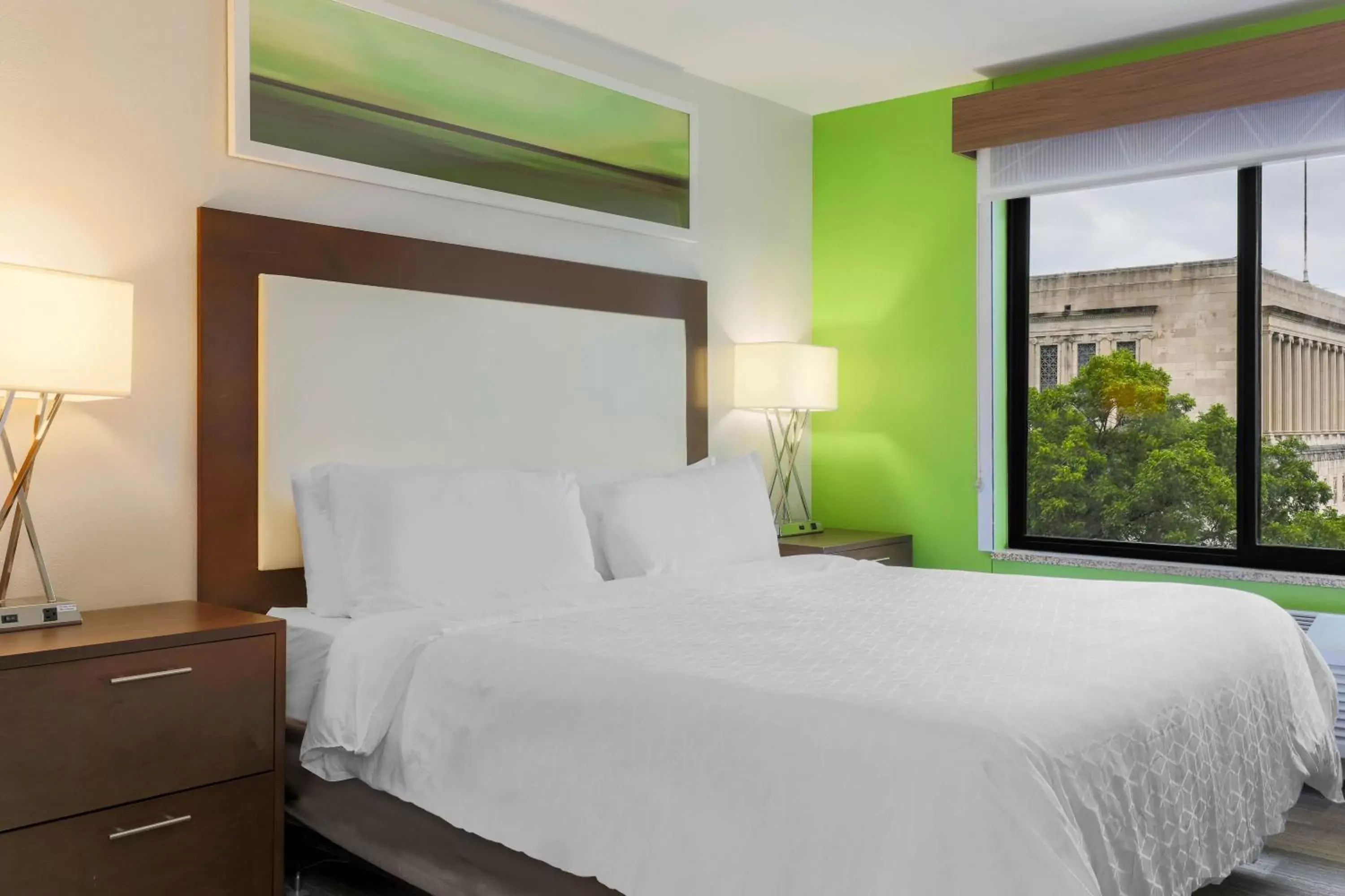 Photo of the whole room, Bed in Holiday Inn Express Hotel & Suites Fort Worth Downtown, an IHG Hotel