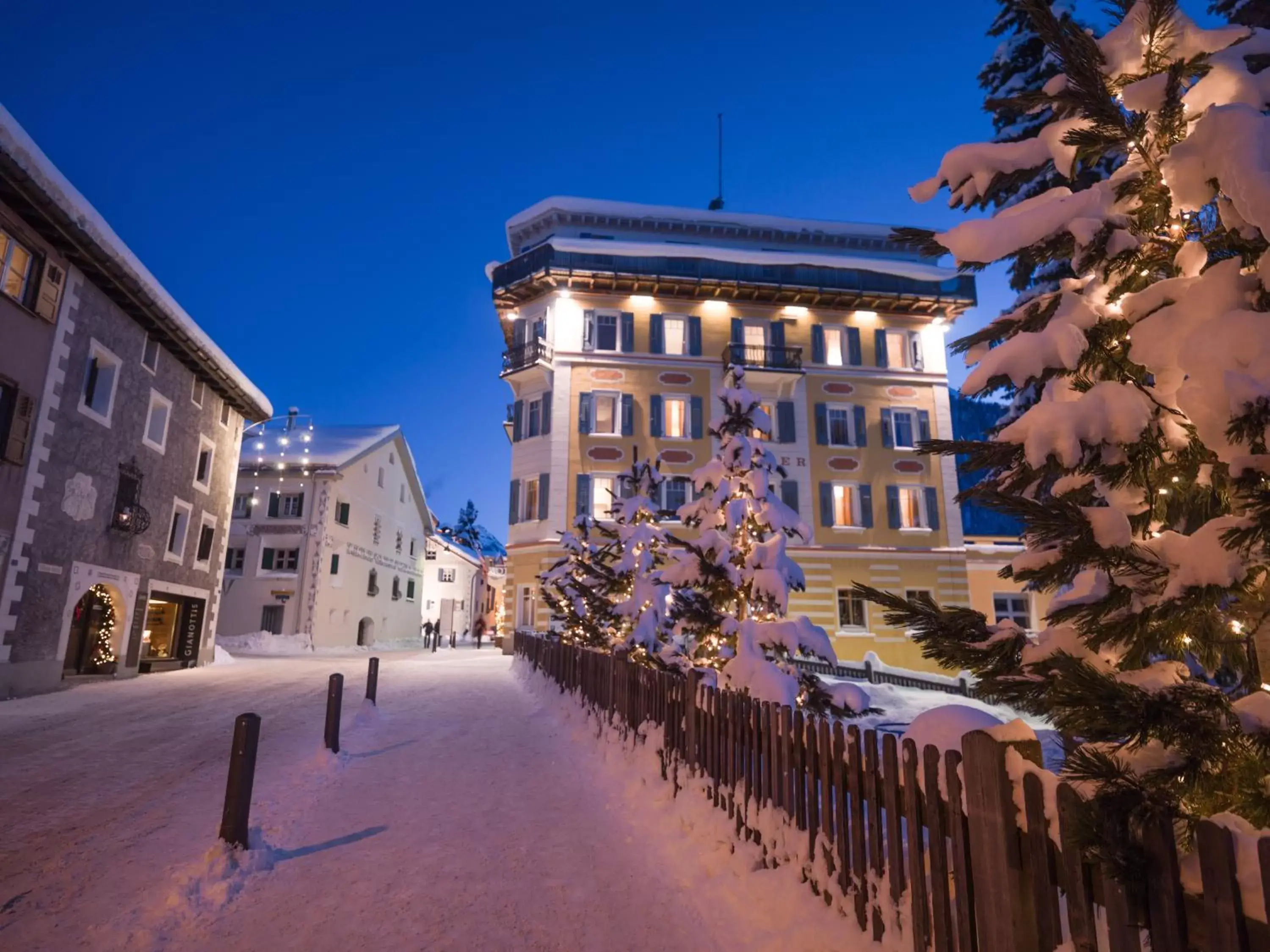 Facade/entrance, Winter in Hotel Müller - mountain lodge
