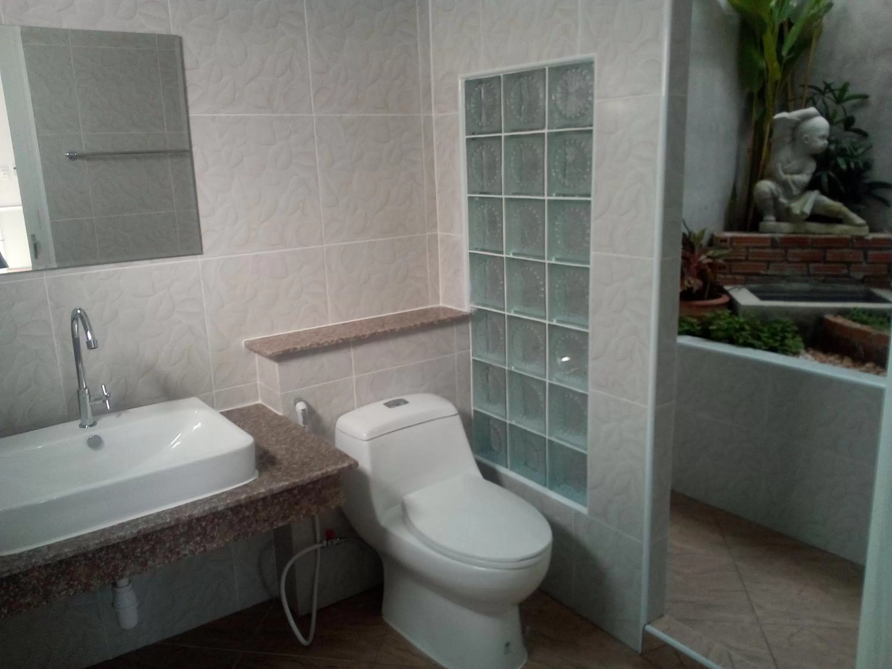 Shower in Fancy Carp Resort