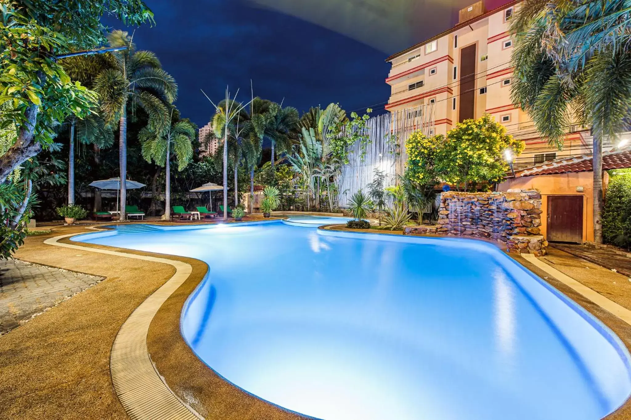 Swimming Pool in Prinz Garden Villa