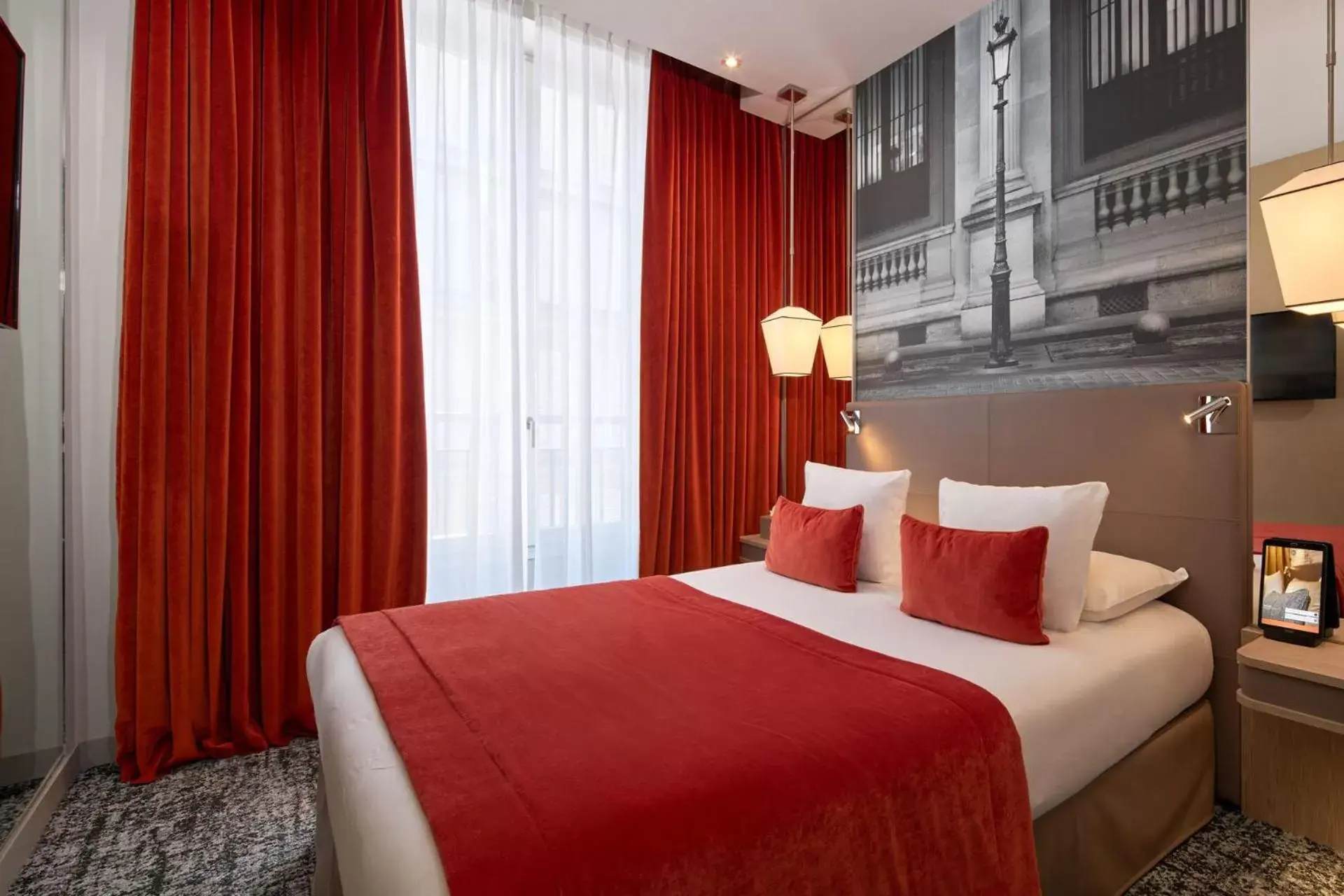 Bed in Hotel La Lanterne & Spa