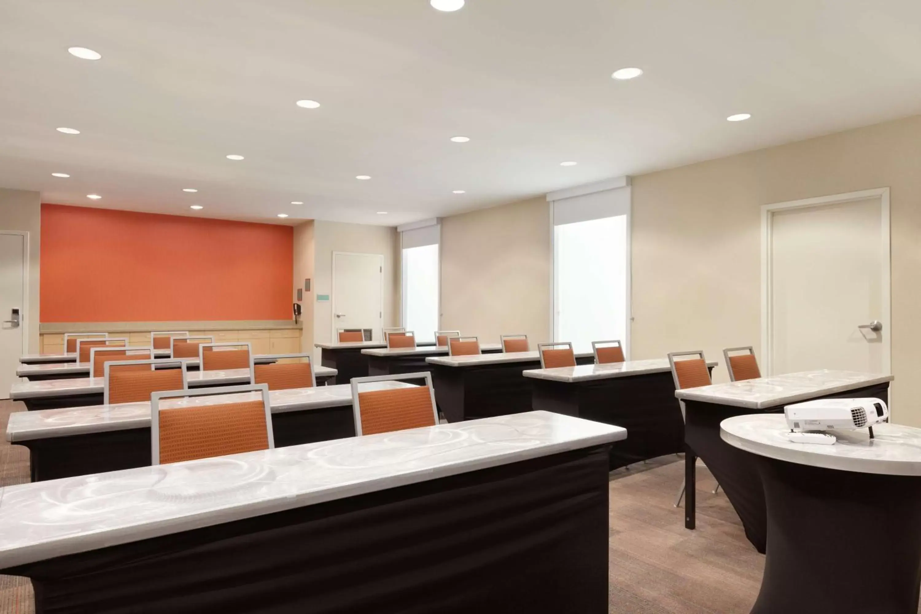 Meeting/conference room in Home2 Suites by Hilton Seattle Airport