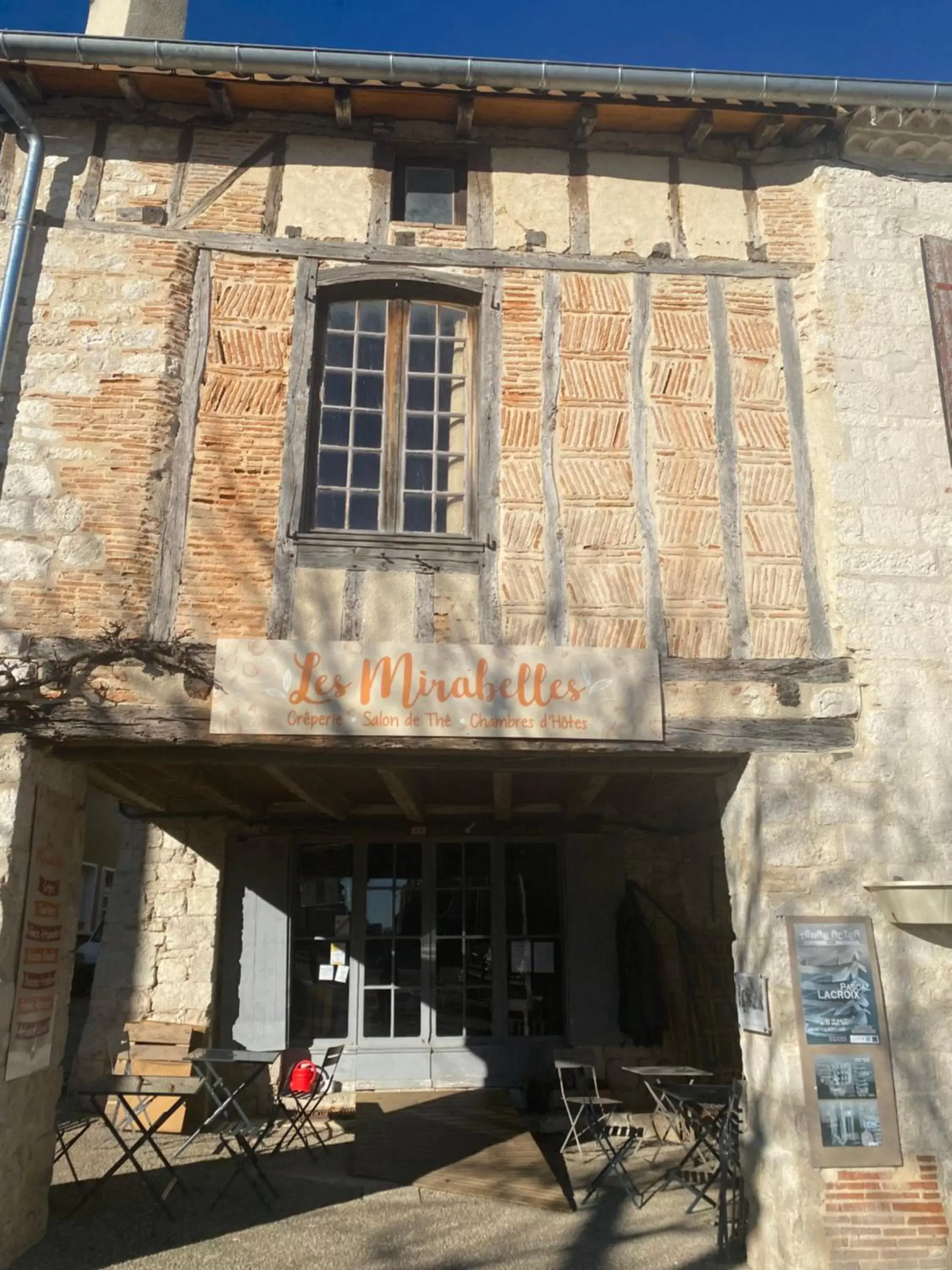 Property Building in Les Mirabelles